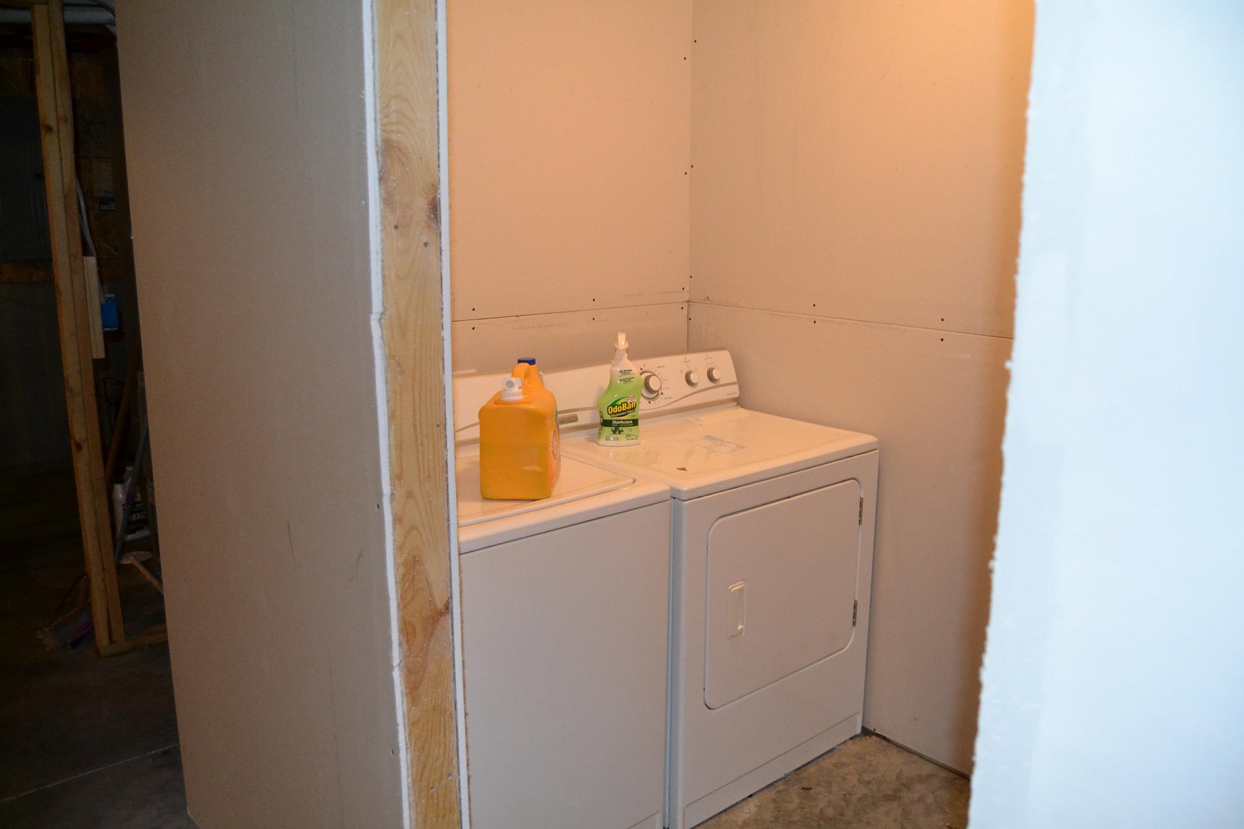 201 Lindsay Drive, Aurora, SD 57002