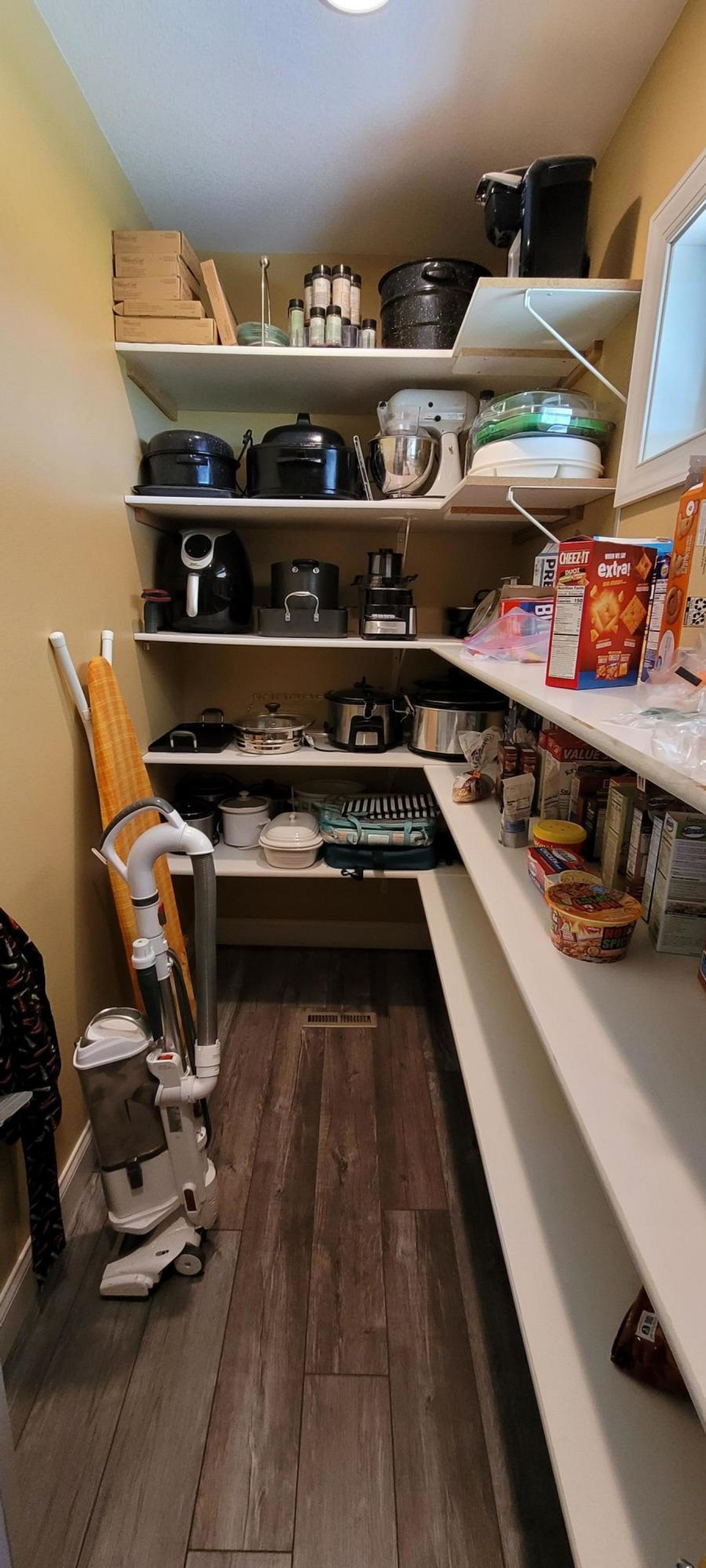 46196 215th Street, Volga, SD 57071