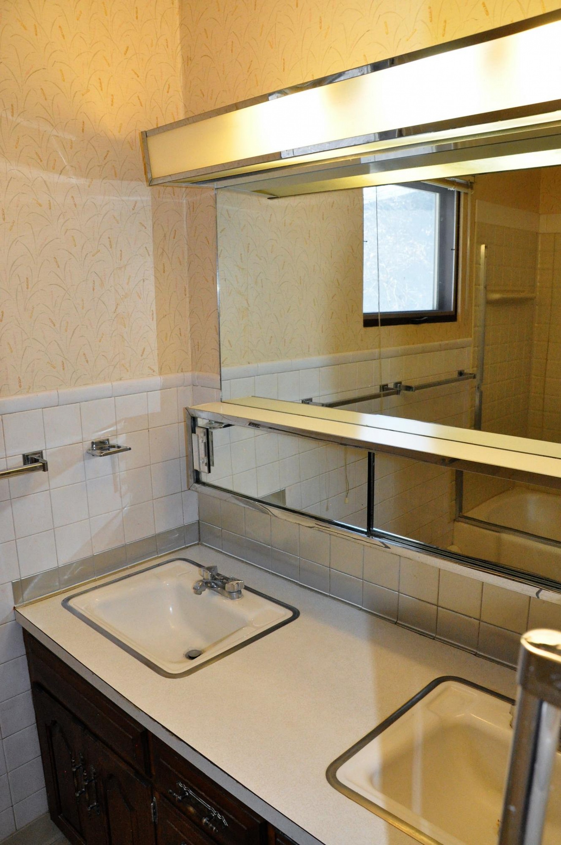 2135 Elmwood Drive, Brookings, SD 57006