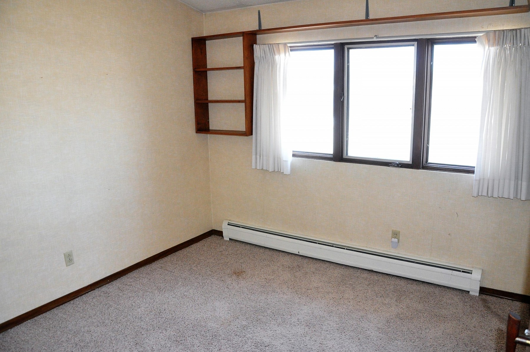 2135 Elmwood Drive, Brookings, SD 57006