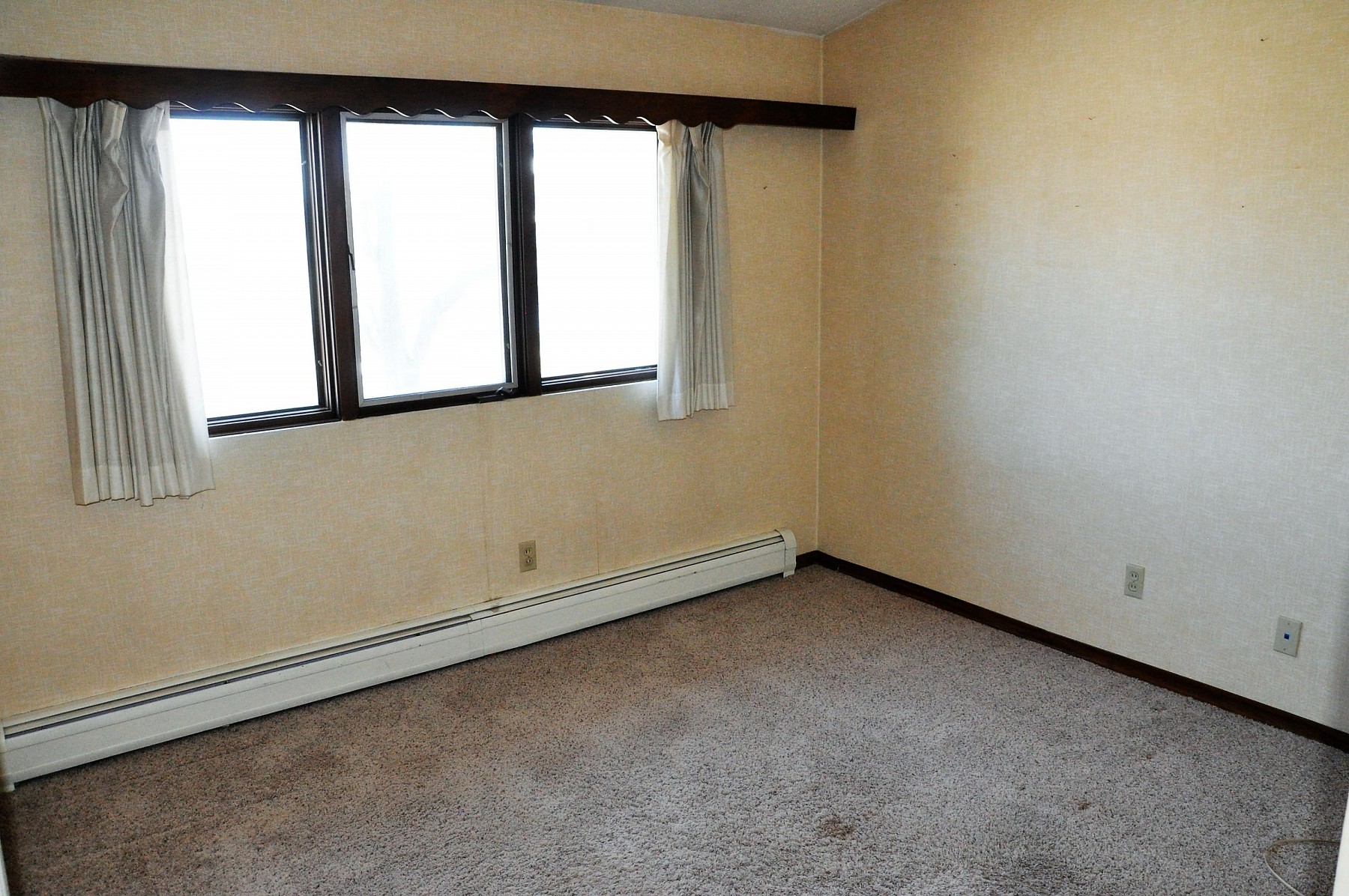 2135 Elmwood Drive, Brookings, SD 57006