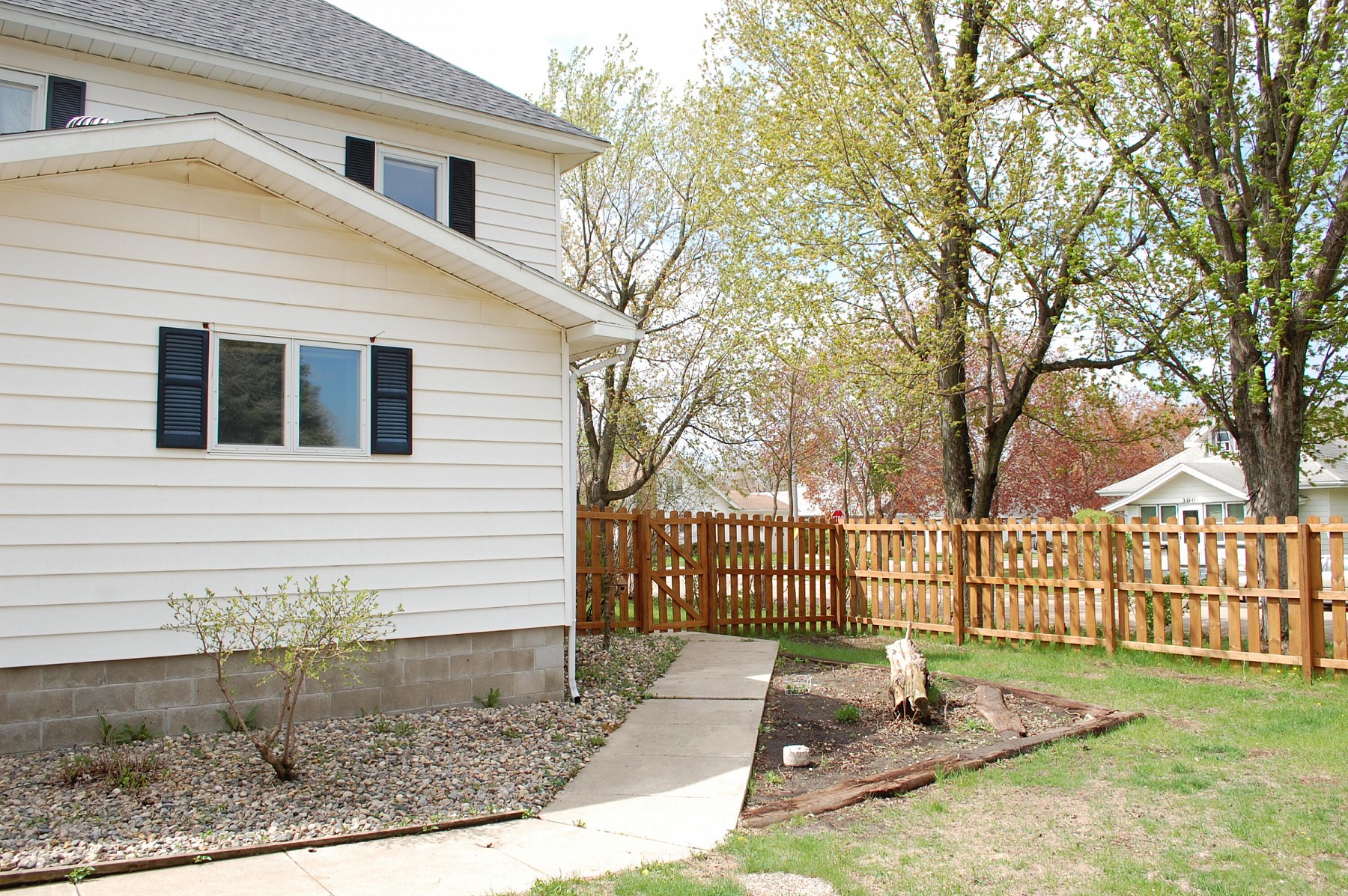 116 1st Avenue, Flandreau, SD 57028