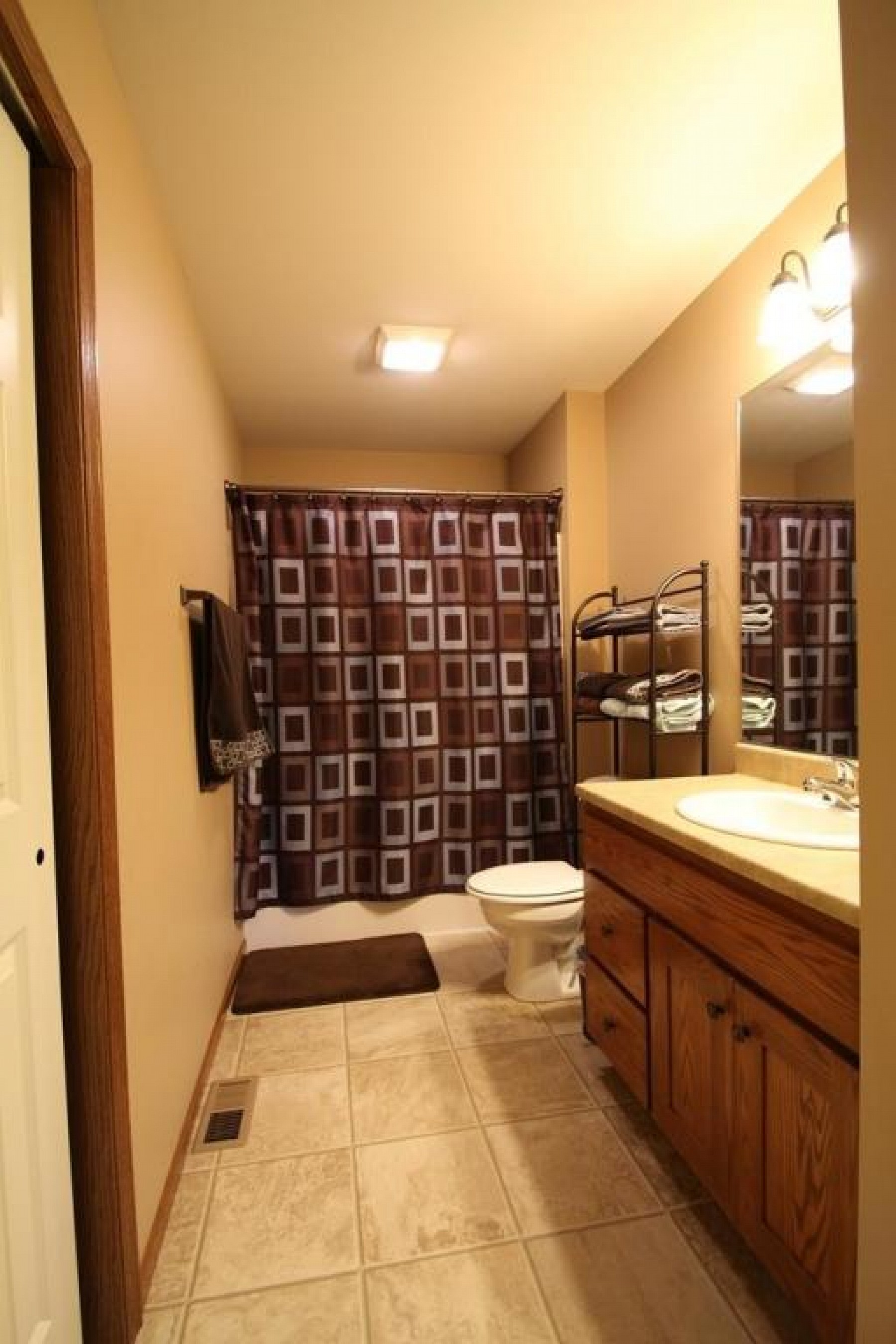 727 NAPA VALLEY Street, Brookings, SD 57006