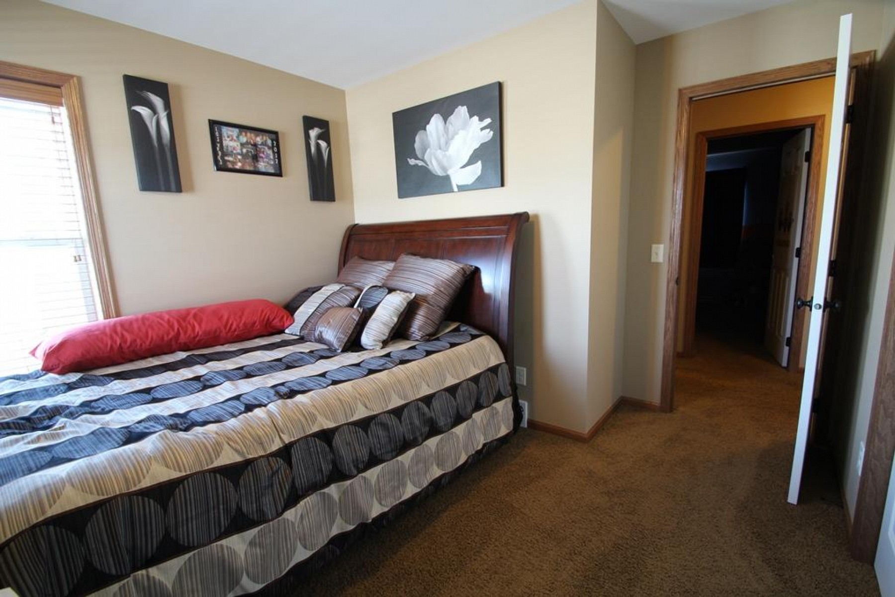 727 NAPA VALLEY Street, Brookings, SD 57006