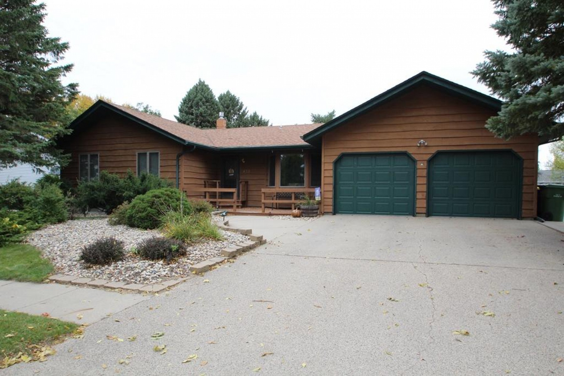 435 Hunters Ridge Road, Brookings, SD 57006