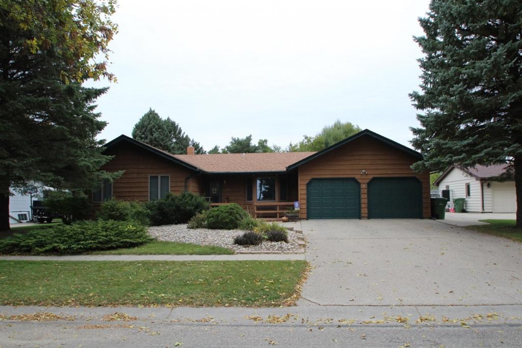 435 Hunters Ridge Road, Brookings, SD 57006