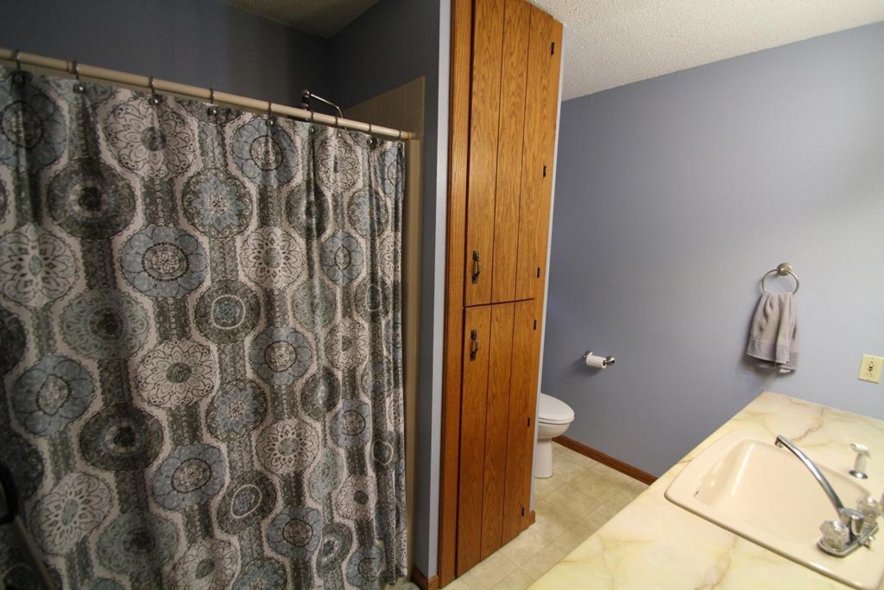 435 Hunters Ridge Road, Brookings, SD 57006