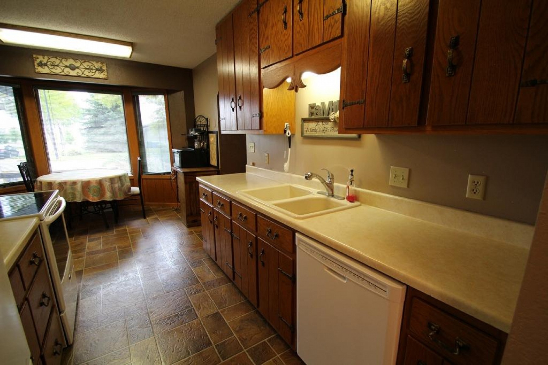 435 Hunters Ridge Road, Brookings, SD 57006