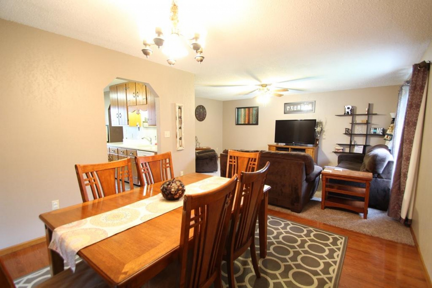 435 Hunters Ridge Road, Brookings, SD 57006