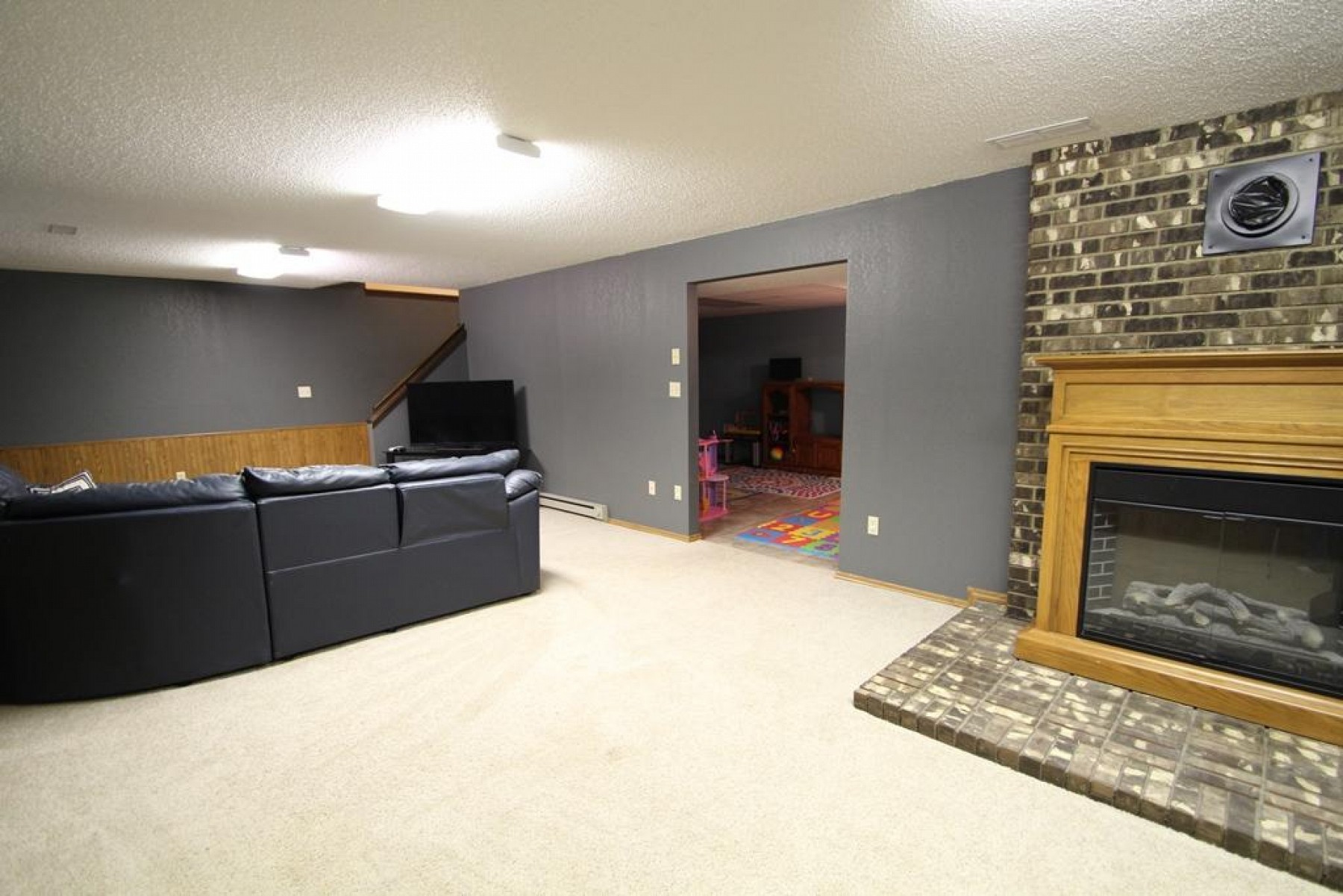 435 Hunters Ridge Road, Brookings, SD 57006