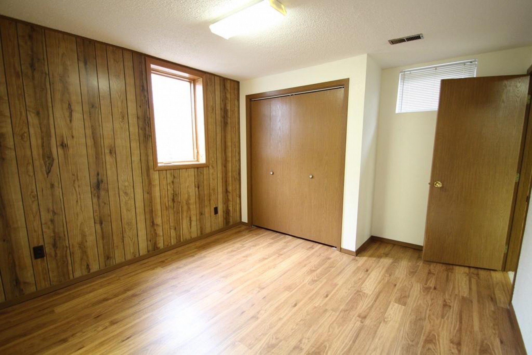 435 Hunters Ridge Road, Brookings, SD 57006