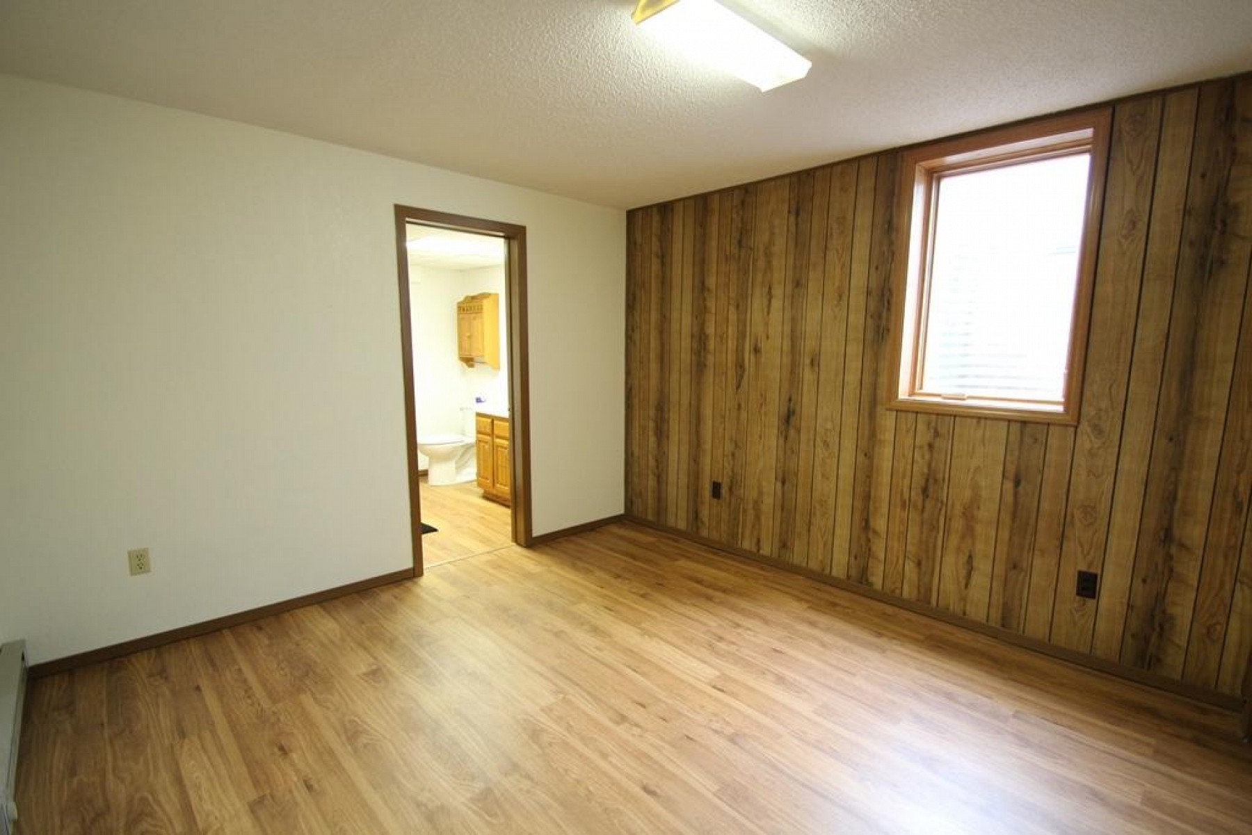 435 Hunters Ridge Road, Brookings, SD 57006