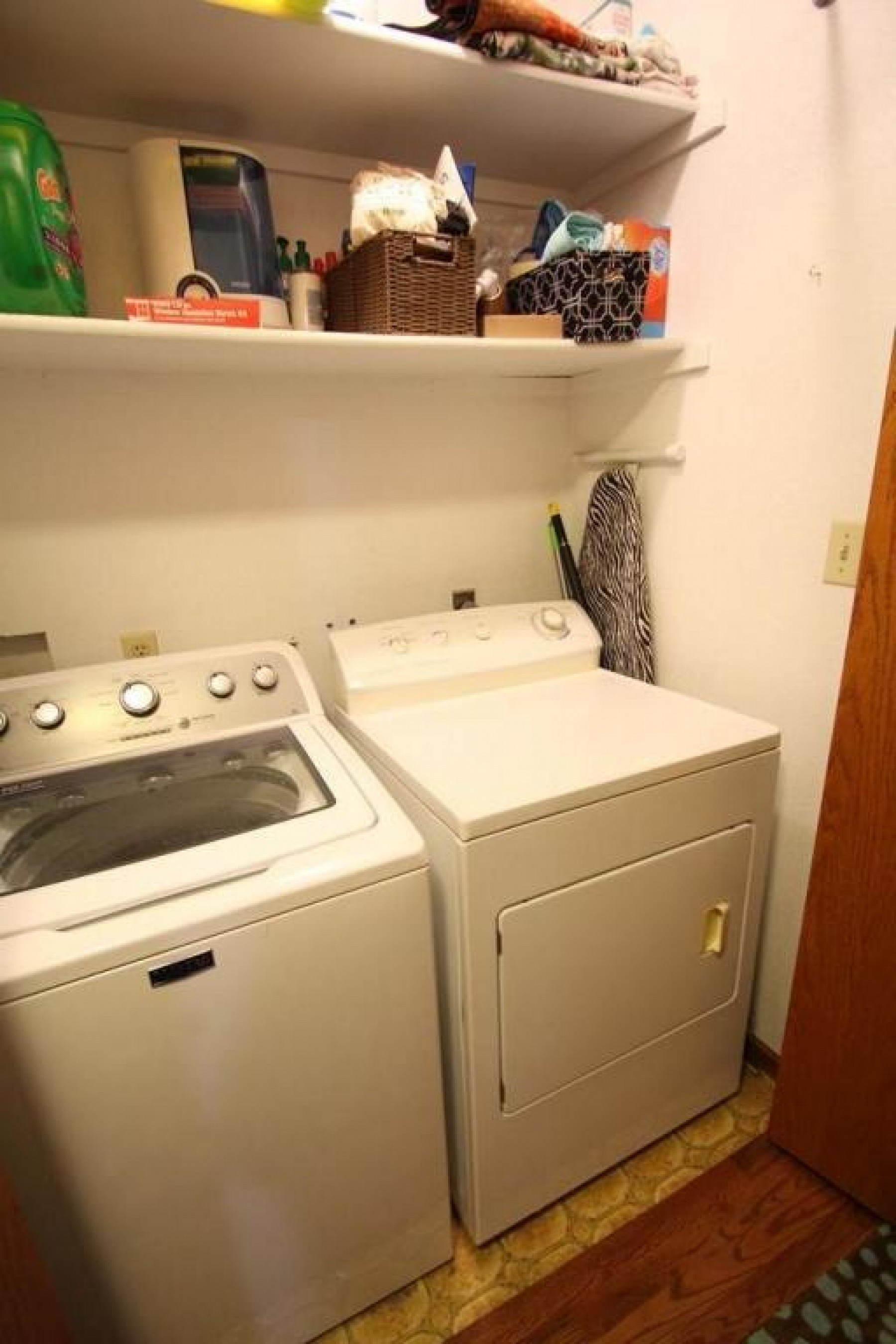 435 Hunters Ridge Road, Brookings, SD 57006