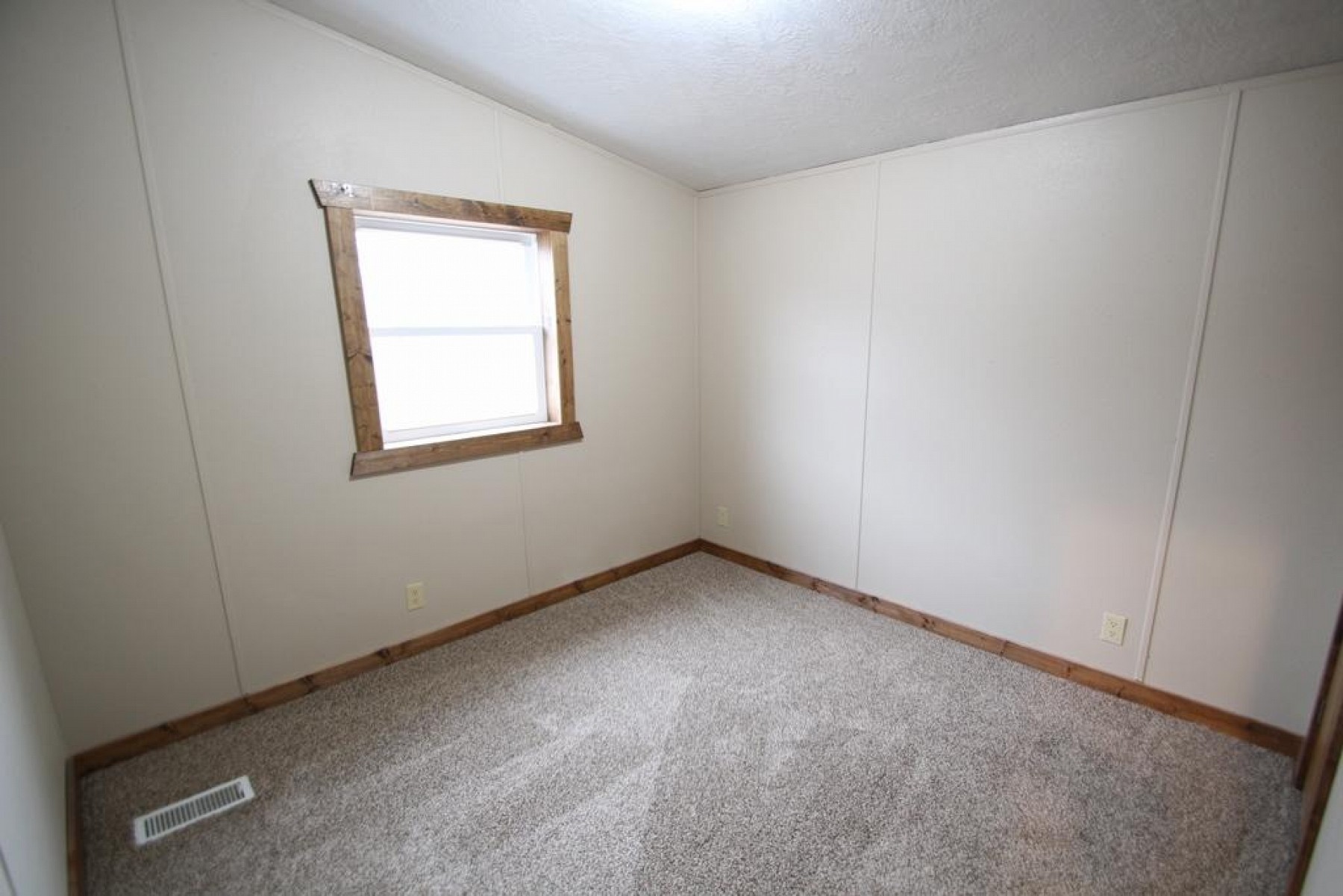 506 E, Brookings, SD 57006