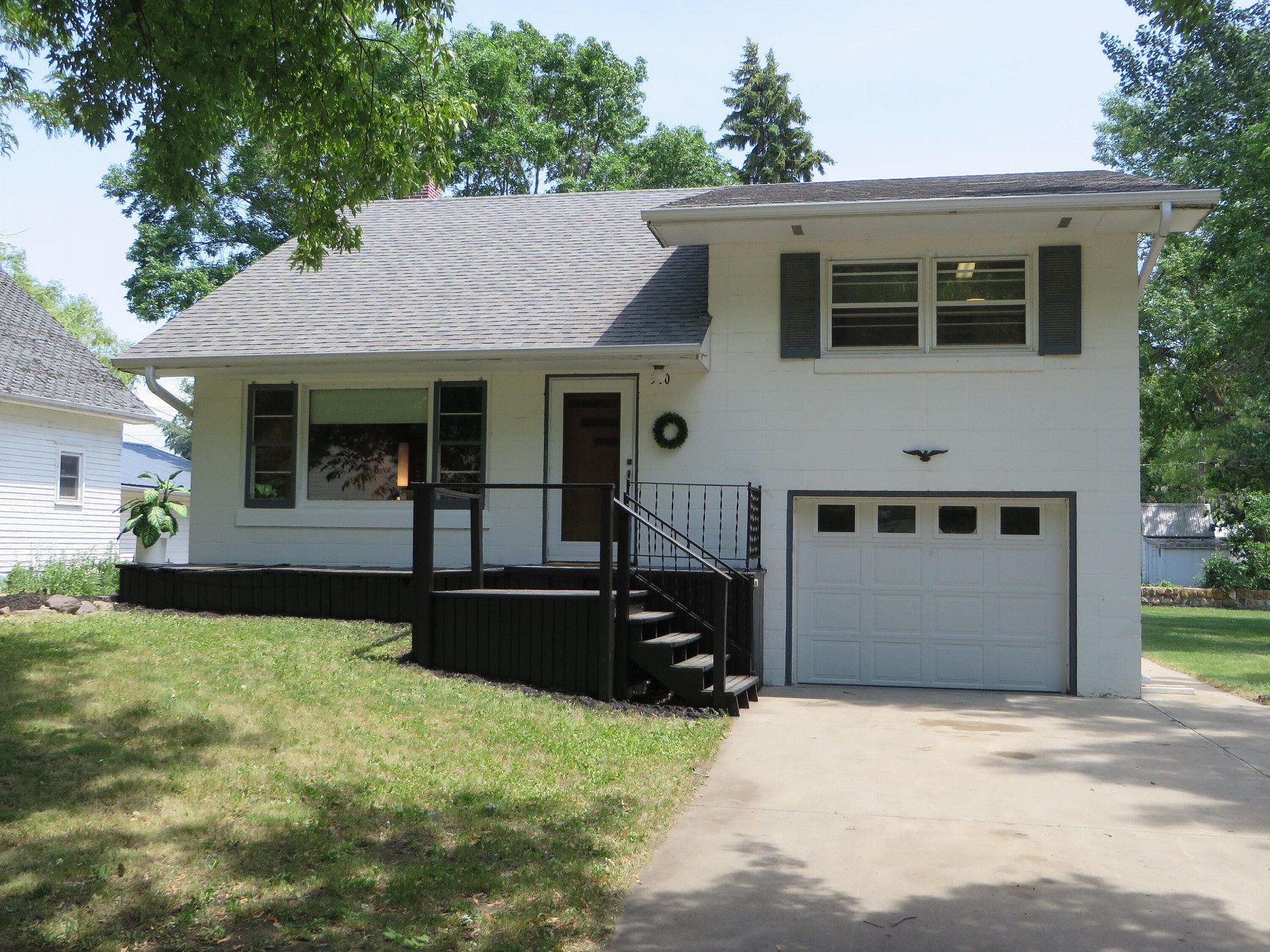310 Fremont Avenue N, Lake Preston, SD 57249