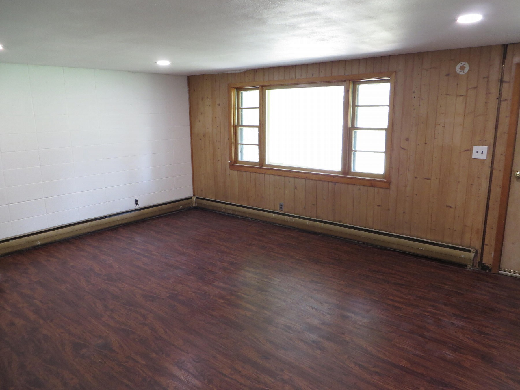 310 Fremont Avenue N, Lake Preston, SD 57249