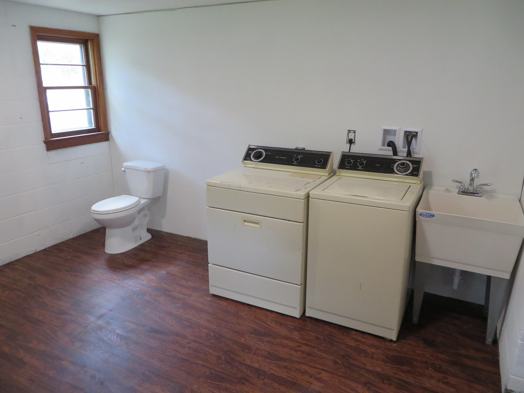 310 Fremont Avenue N, Lake Preston, SD 57249