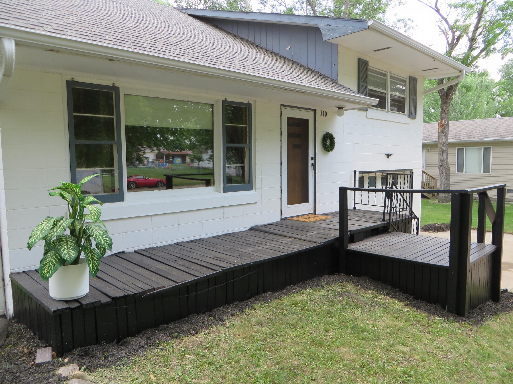 310 Fremont Avenue N, Lake Preston, SD 57249