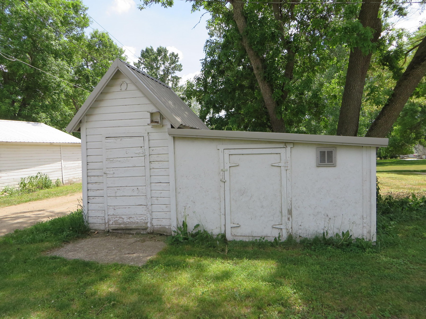 310 Fremont Avenue N, Lake Preston, SD 57249