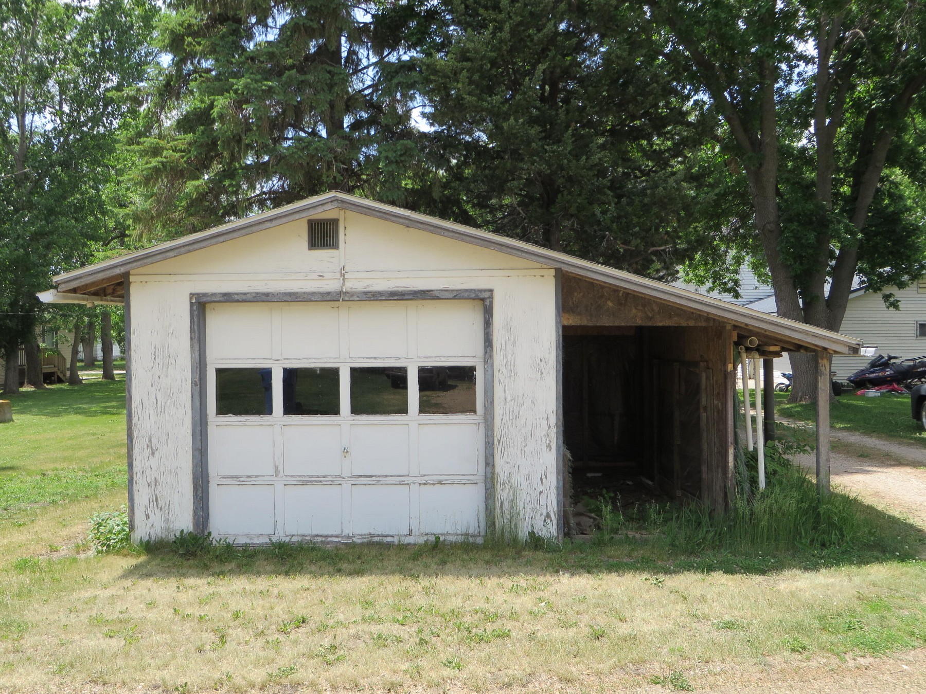 310 Fremont Avenue N, Lake Preston, SD 57249