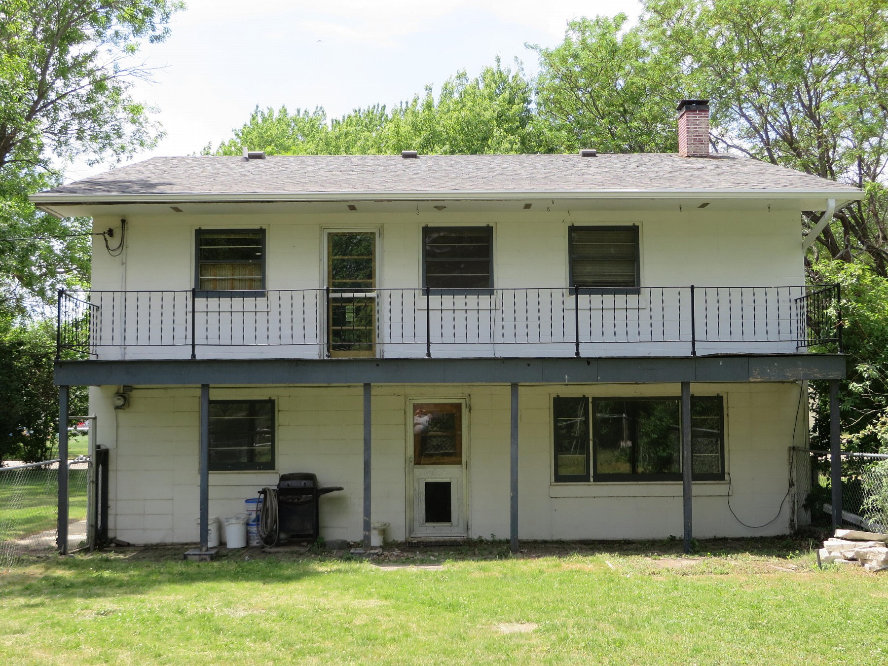 310 Fremont Avenue N, Lake Preston, SD 57249