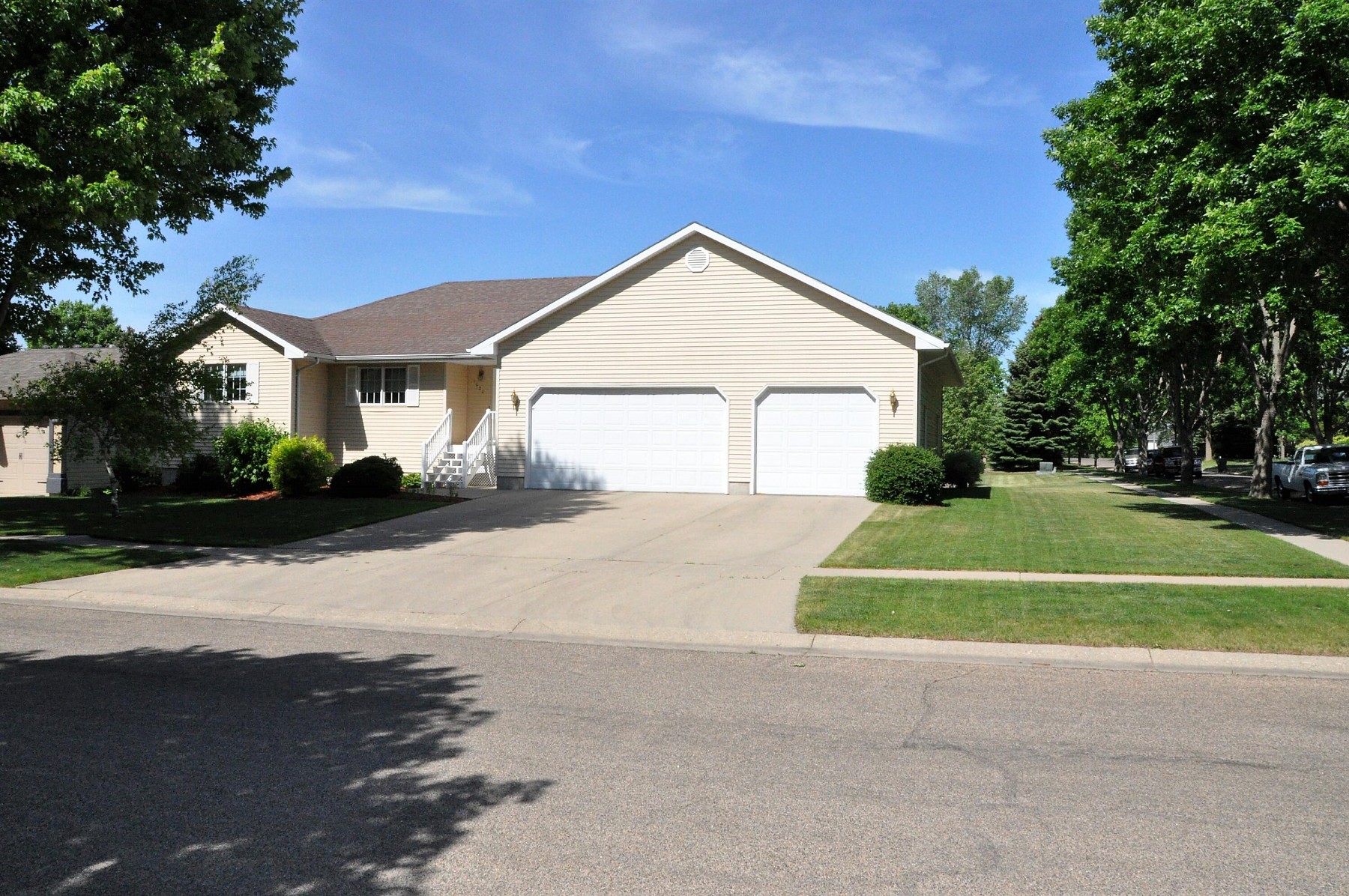 1004 Hammond Avenue, Brookings, SD 57006