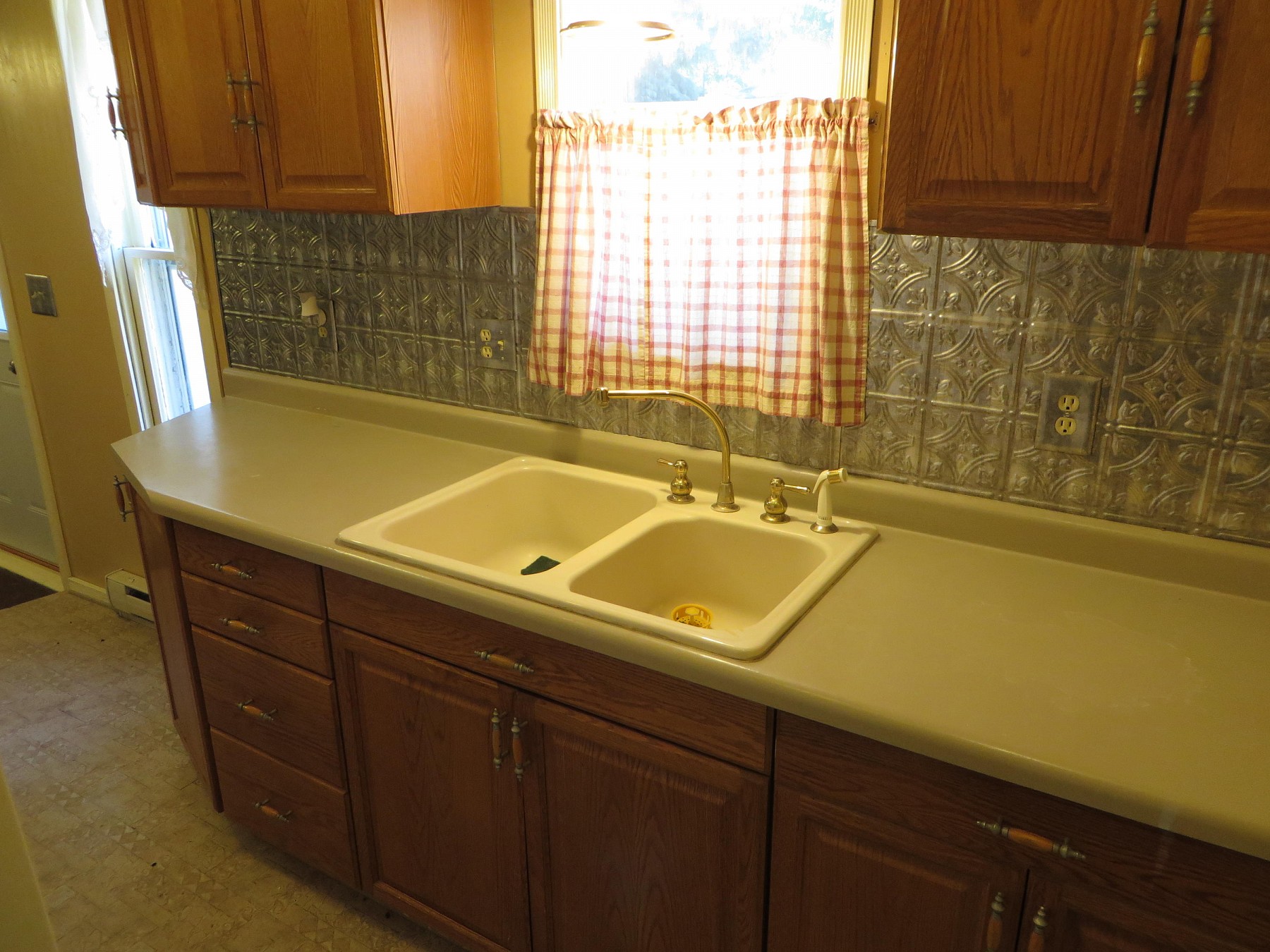 301 Park Avenue N, Lake Preston, SD 57249