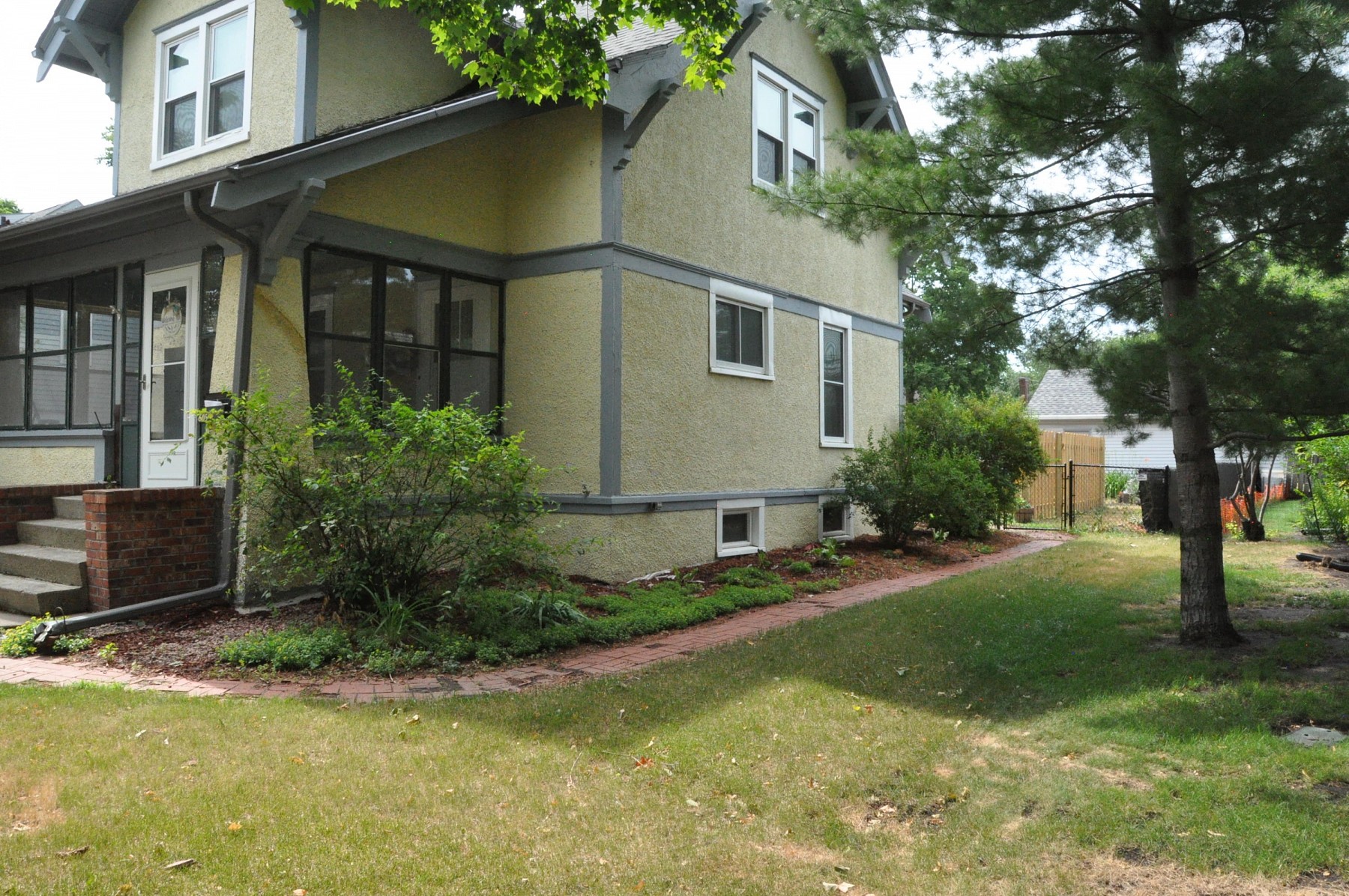 605 2nd Avenue, Flandreau, SD 57028