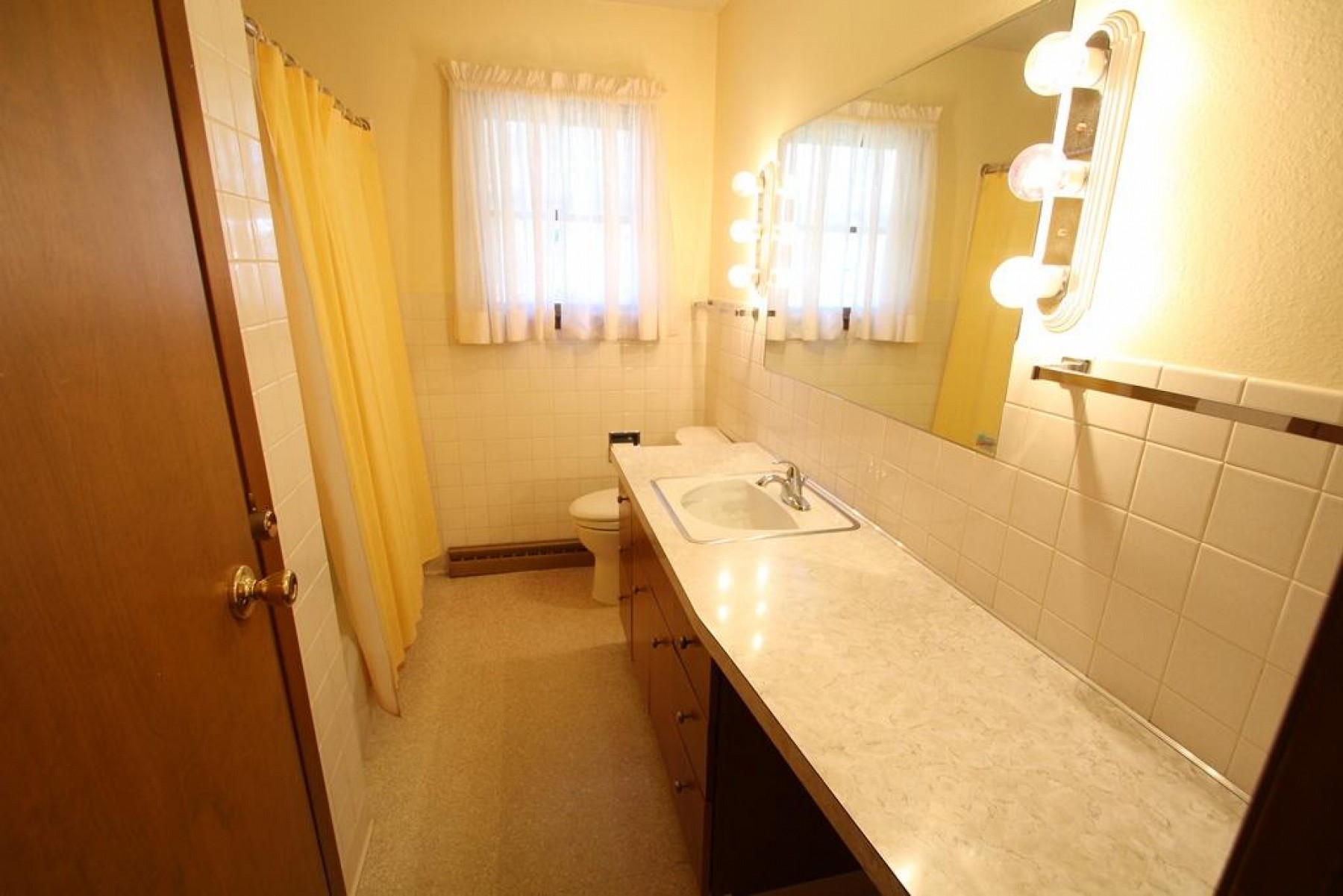 322 21st Avenue, Brookings, SD 57006