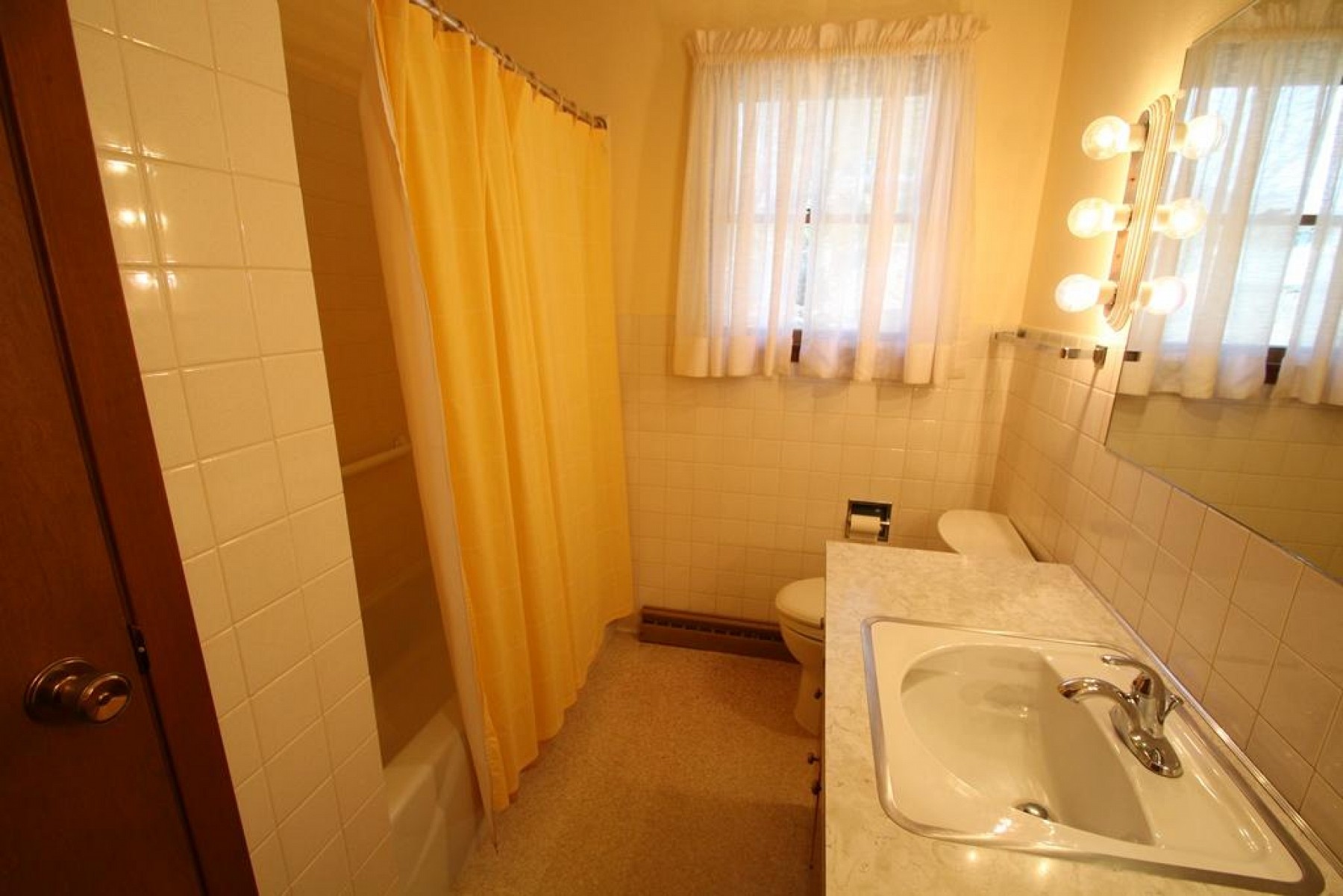 322 21st Avenue, Brookings, SD 57006