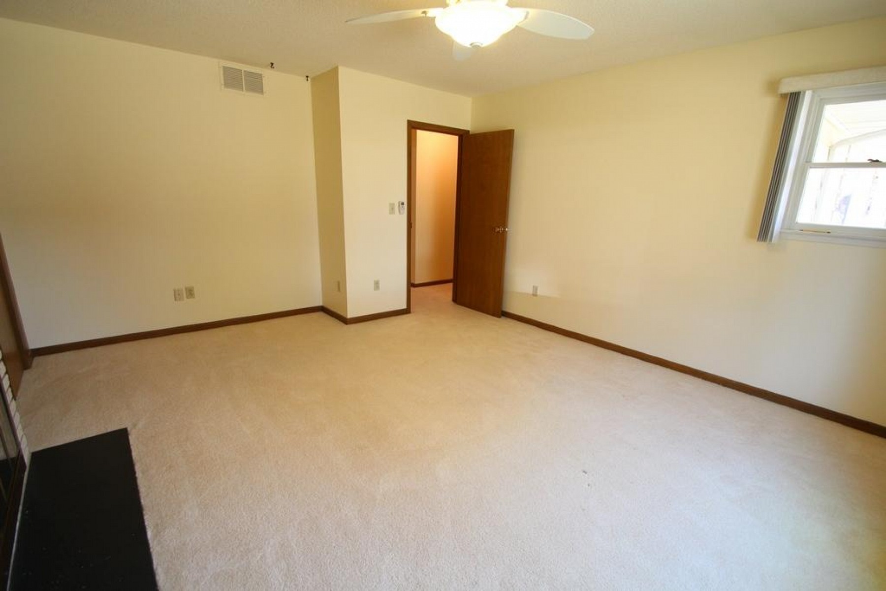 322 21st Avenue, Brookings, SD 57006