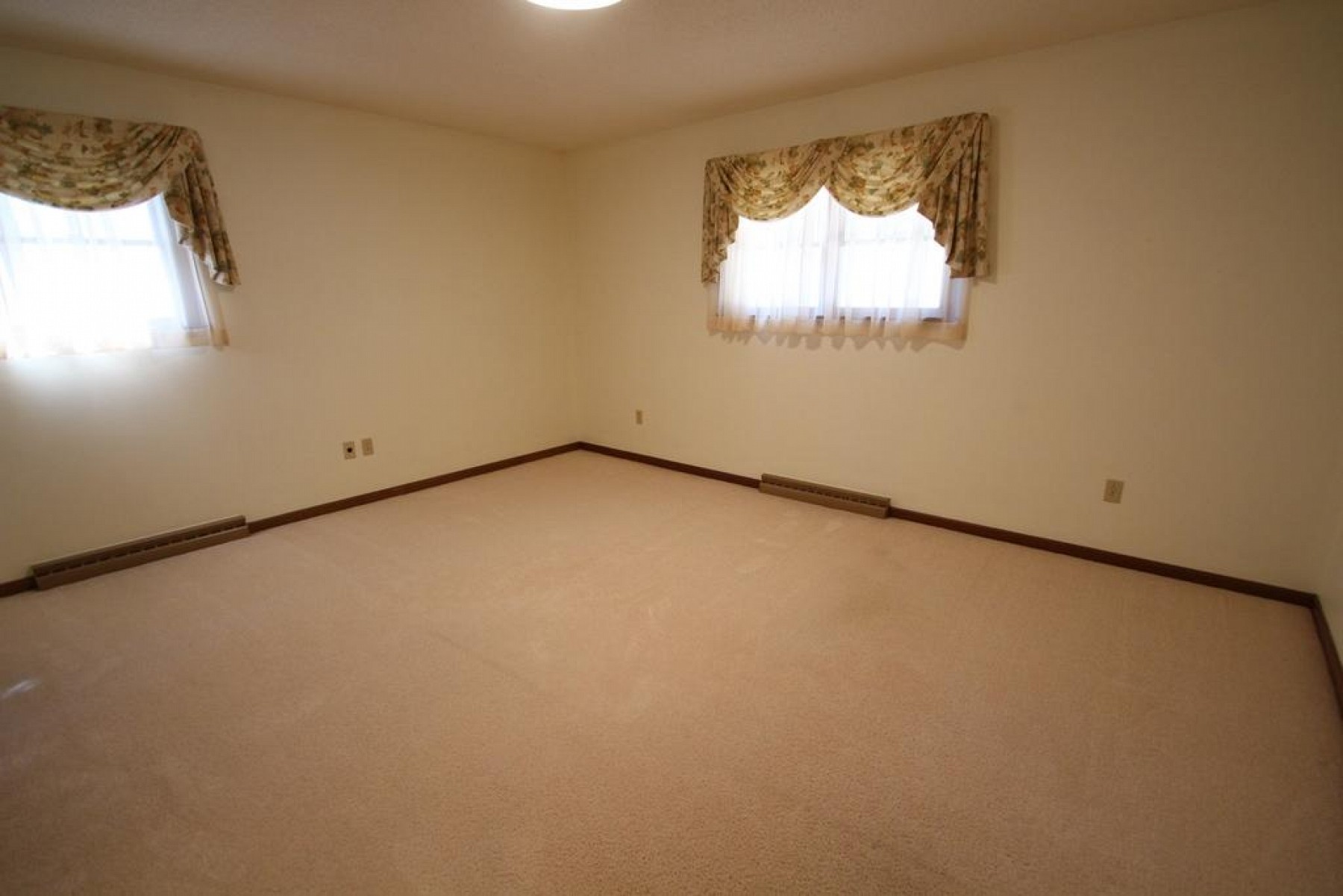 322 21st Avenue, Brookings, SD 57006