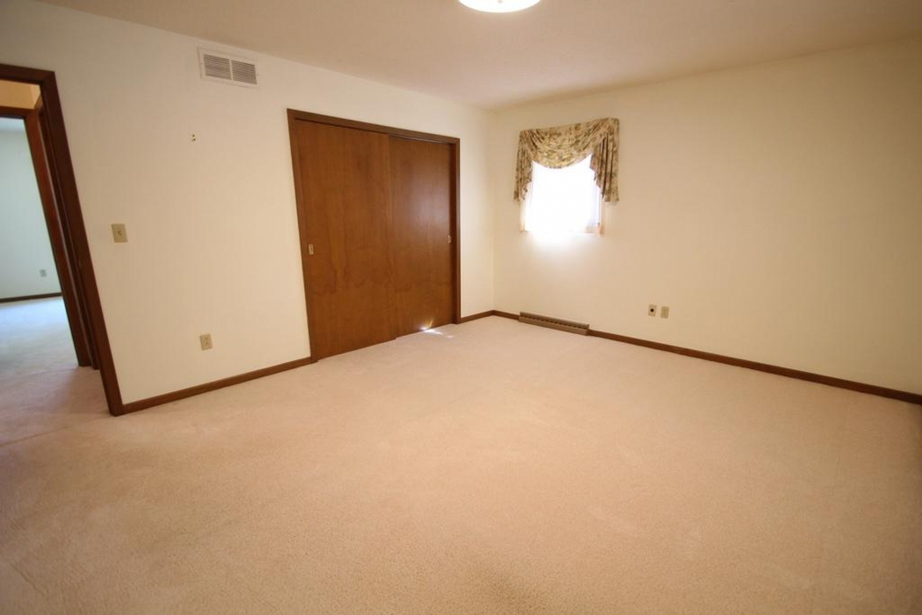 322 21st Avenue, Brookings, SD 57006