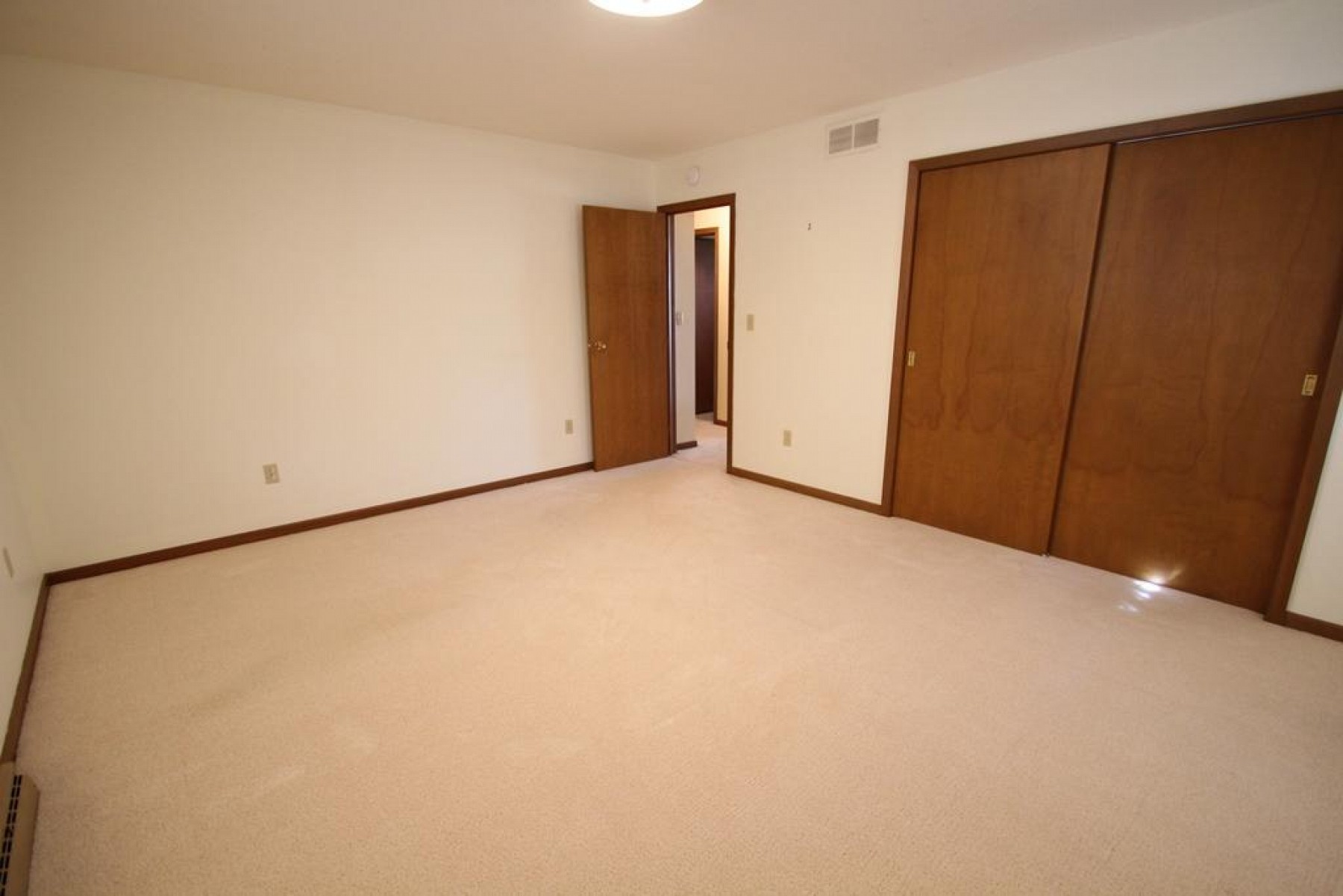 322 21st Avenue, Brookings, SD 57006