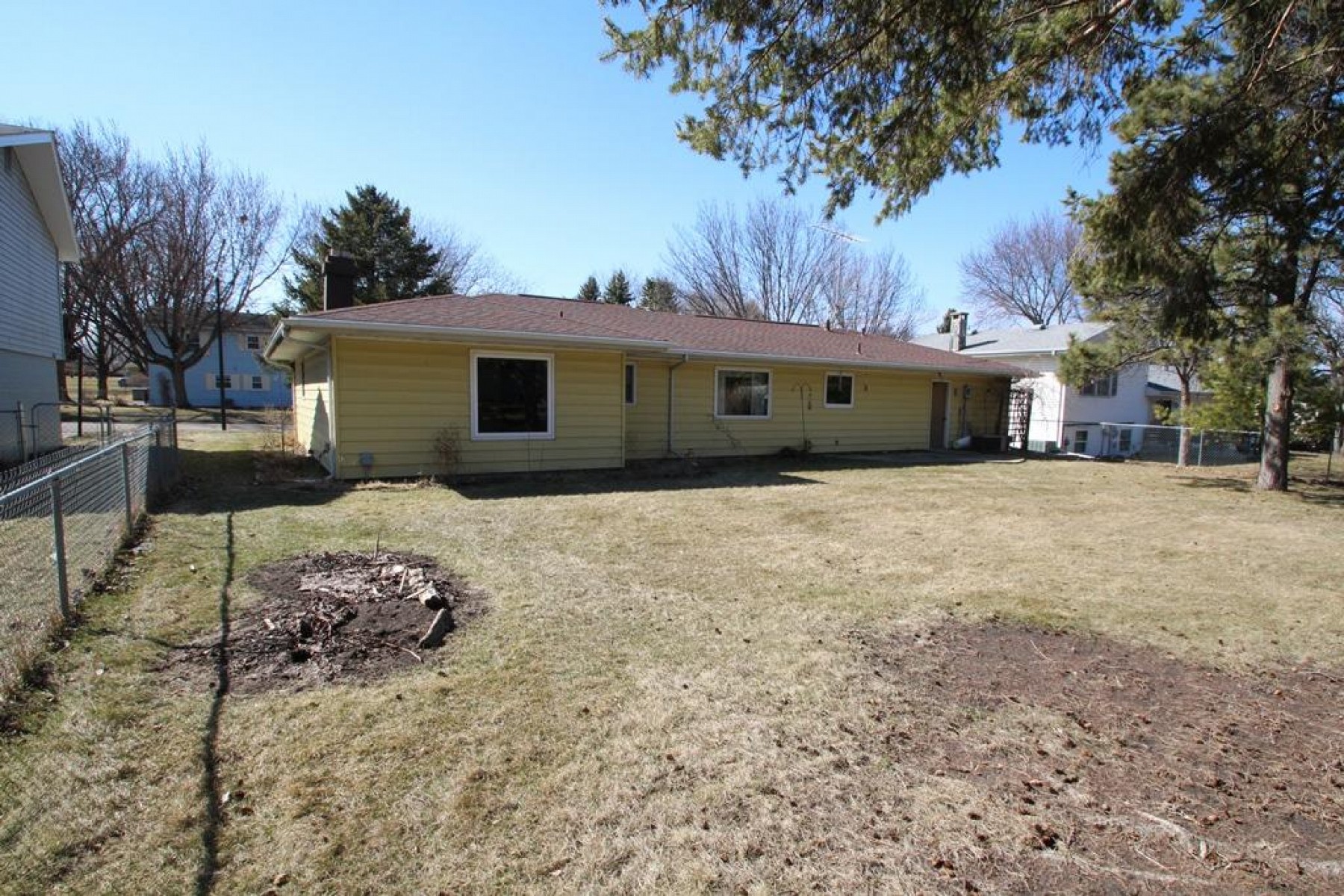 322 21st Avenue, Brookings, SD 57006