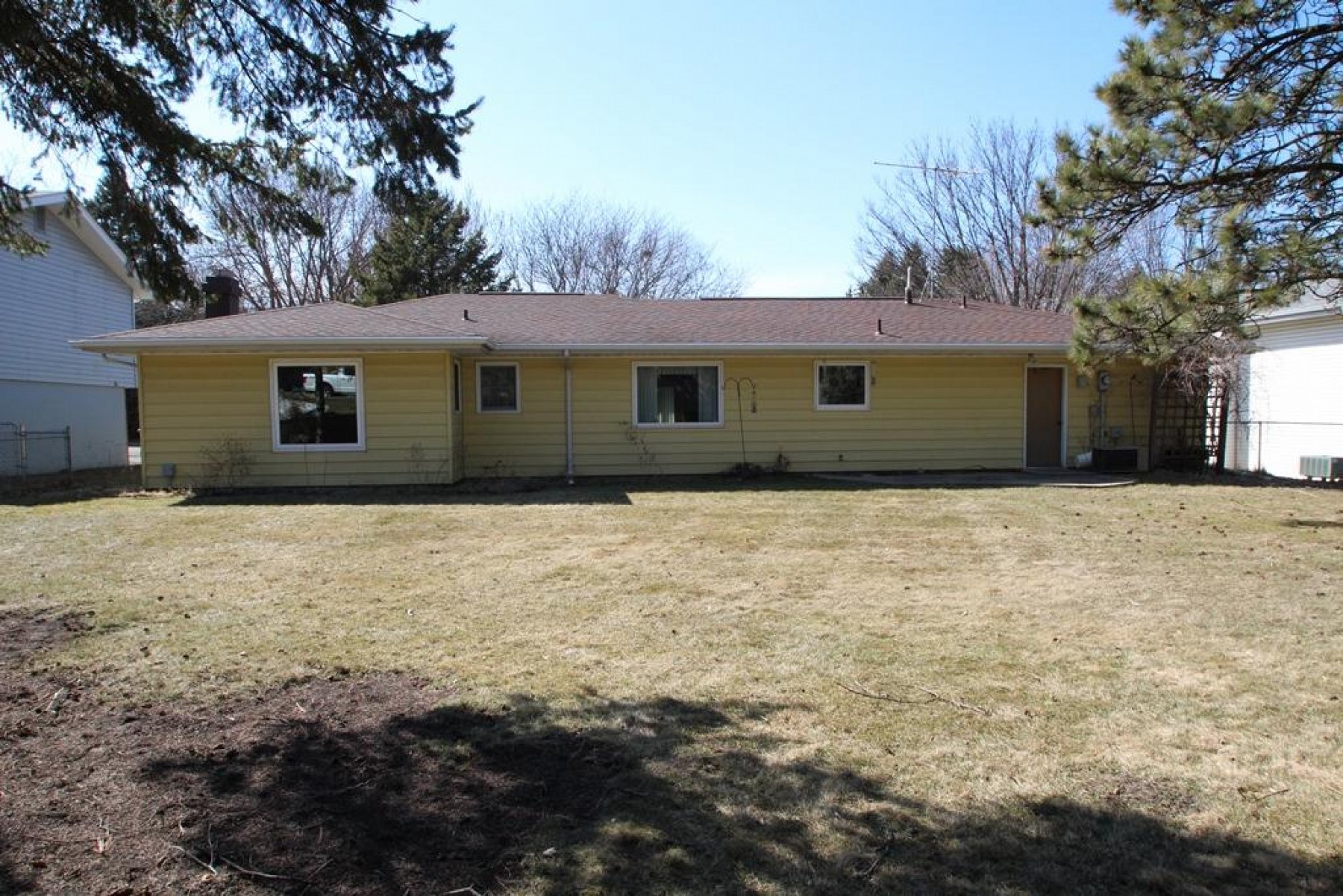 322 21st Avenue, Brookings, SD 57006