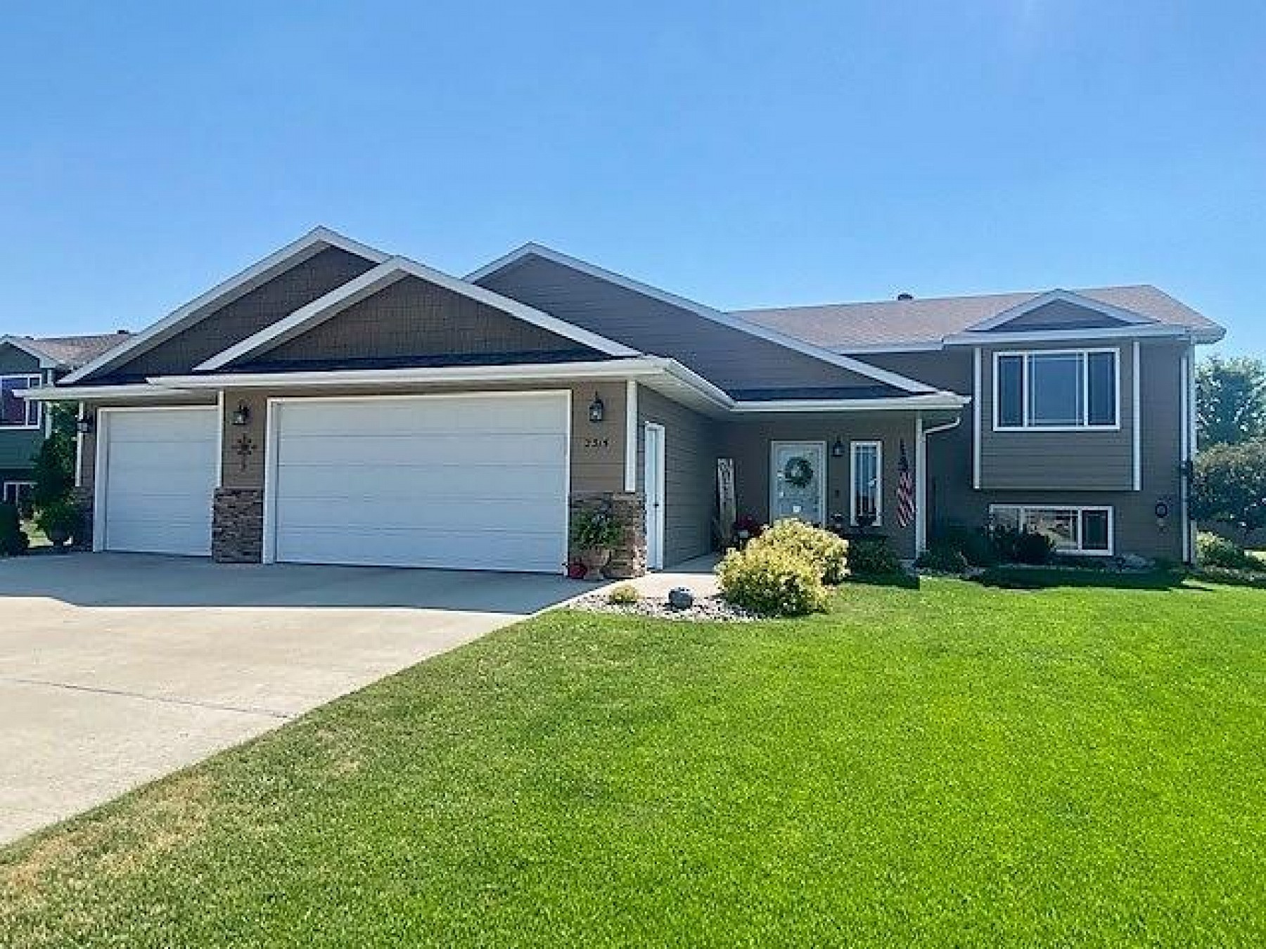 2315 16th Avenue S, Brookings, SD 57006