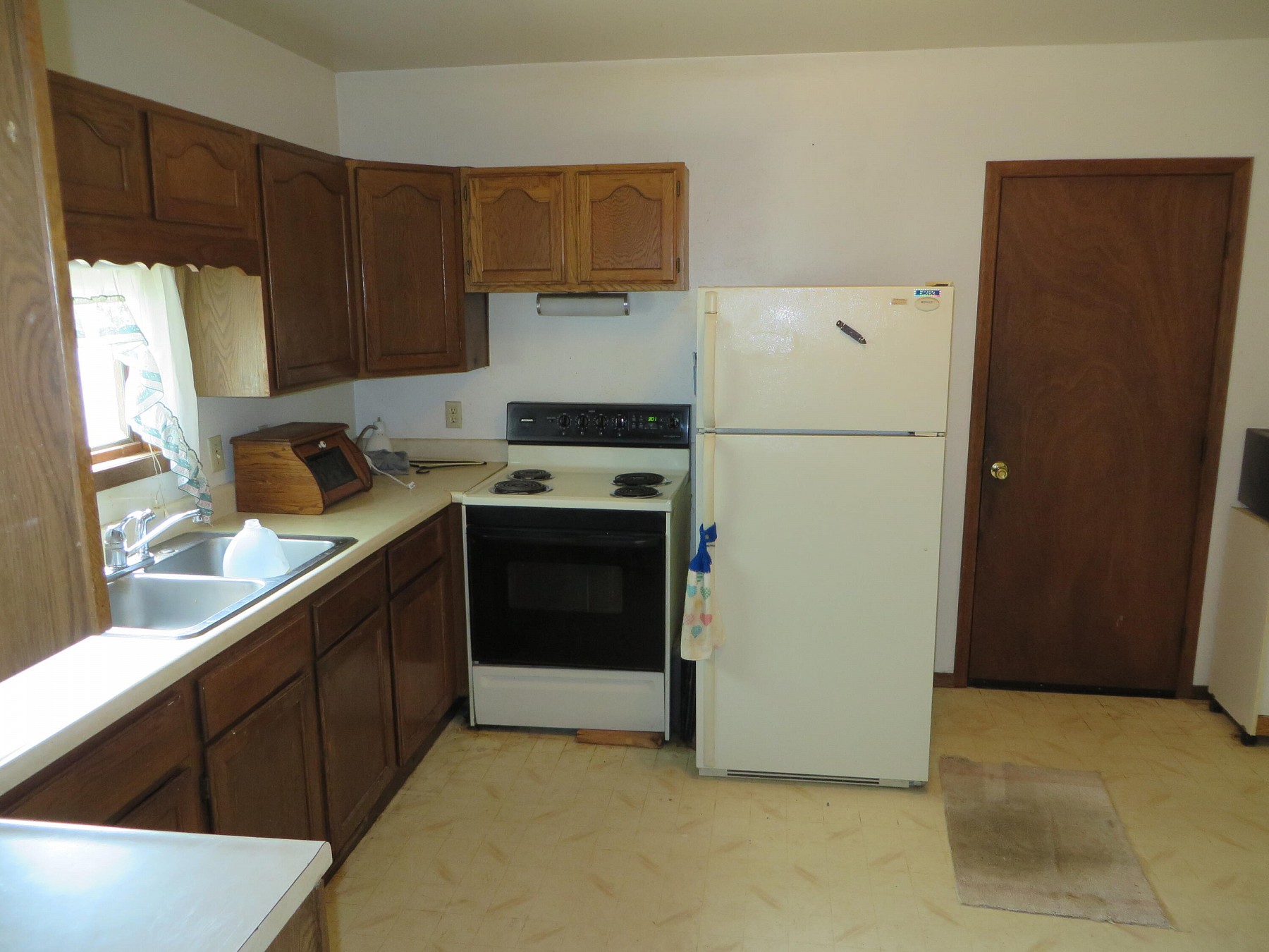 304 Lake Avenue S, Lake Preston, SD 57249