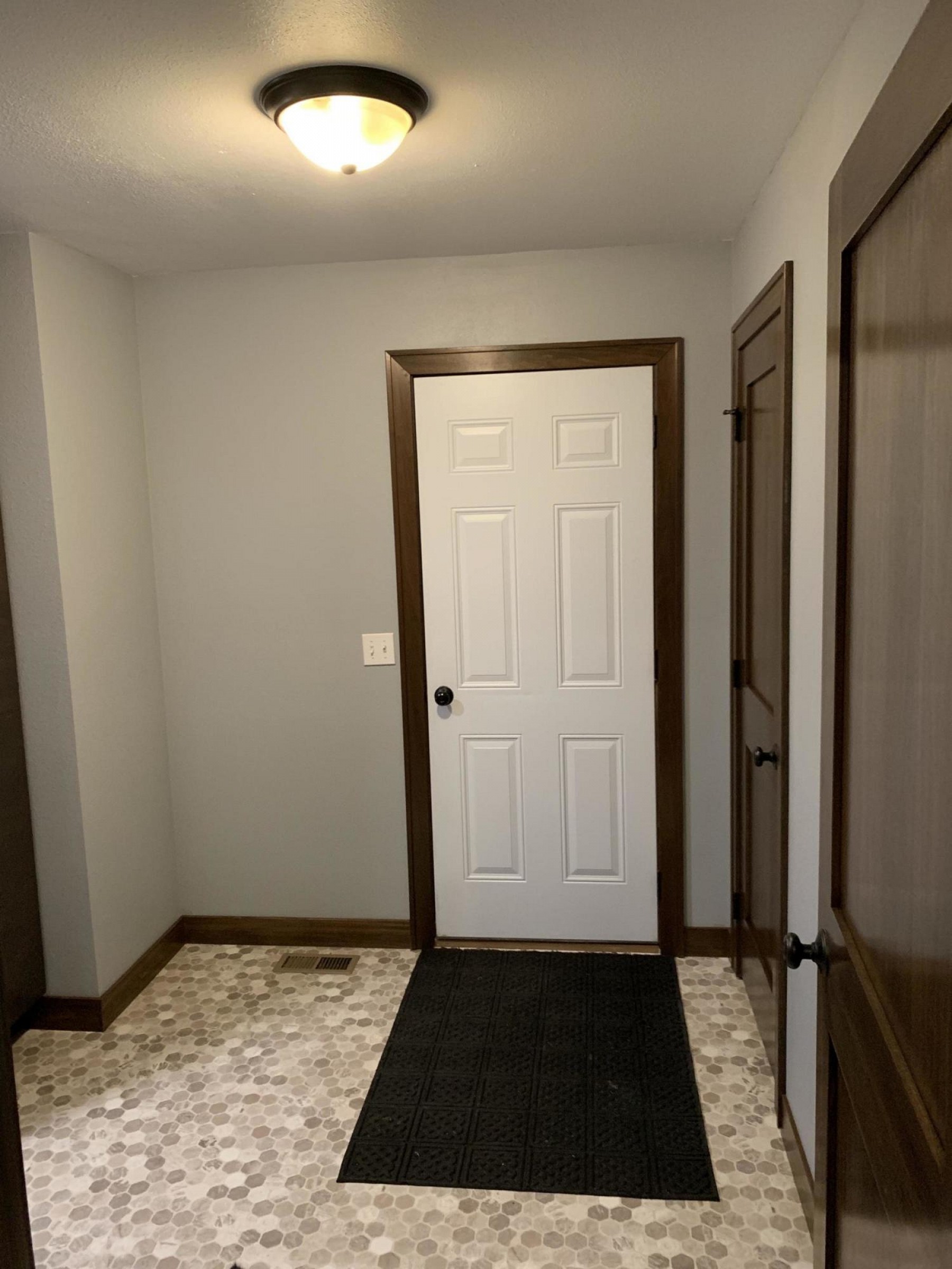 1137 Indian Hills Road, Brookings, SD 57006