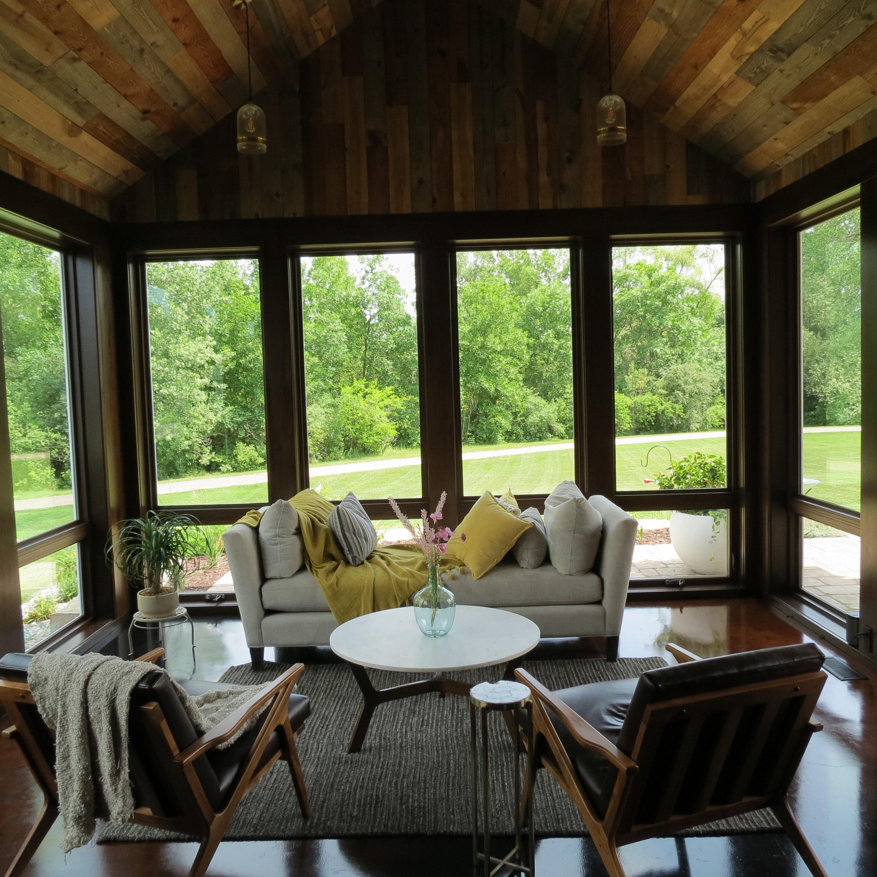 1137 Indian Hills Road, Brookings, SD 57006