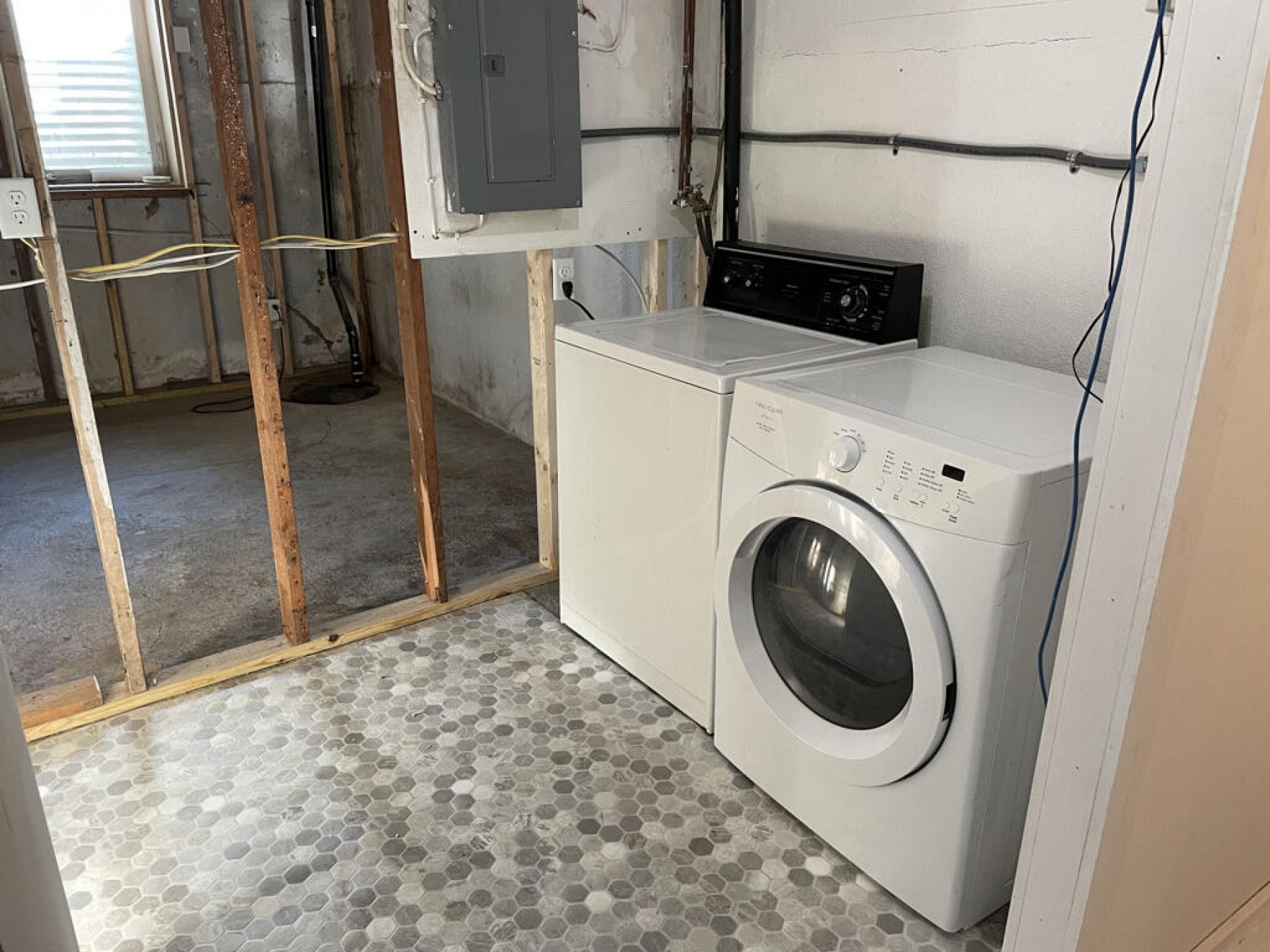 106 9th Avenue, Brookings, SD 57006