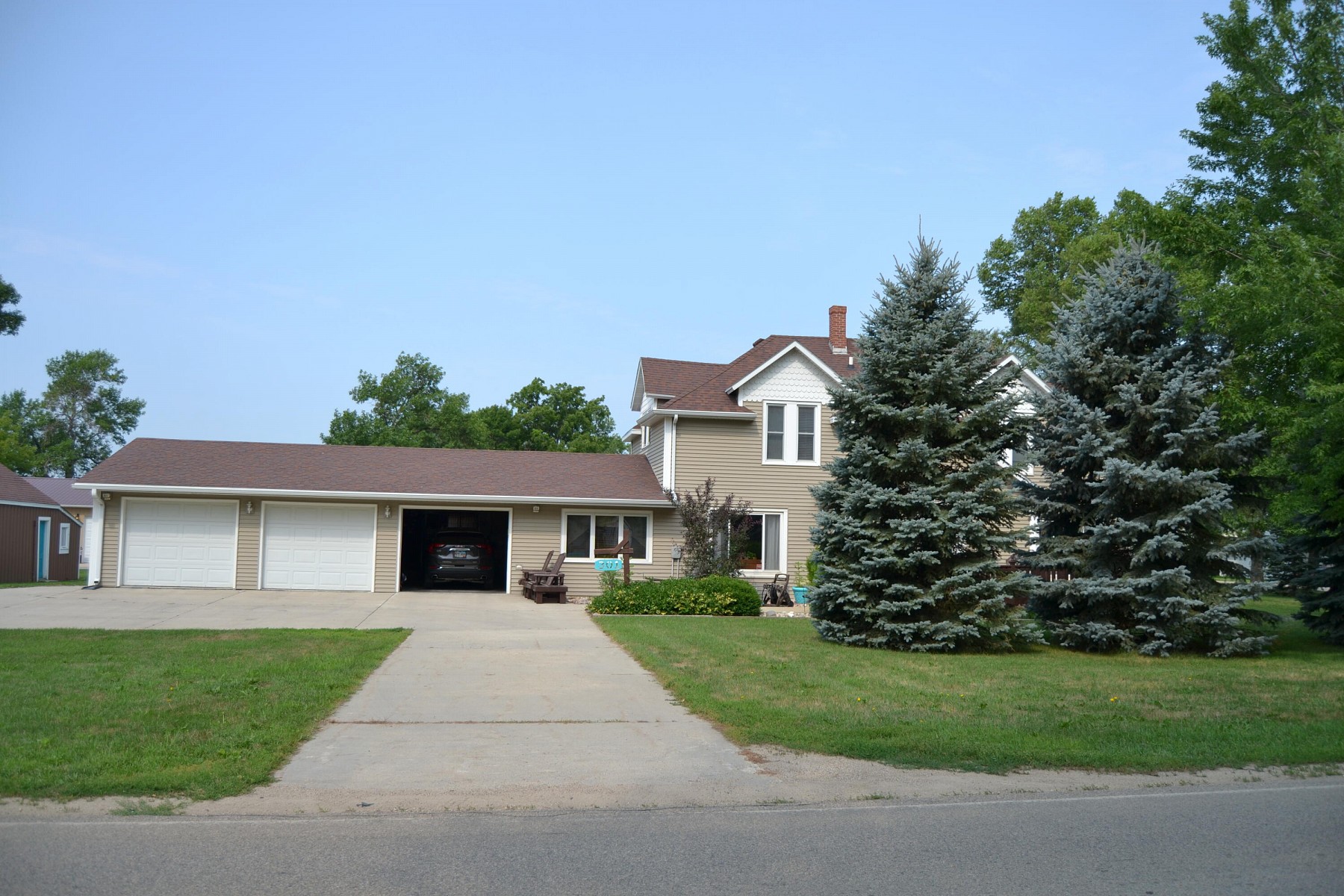 301 Hooker Avenue, White, SD 57276