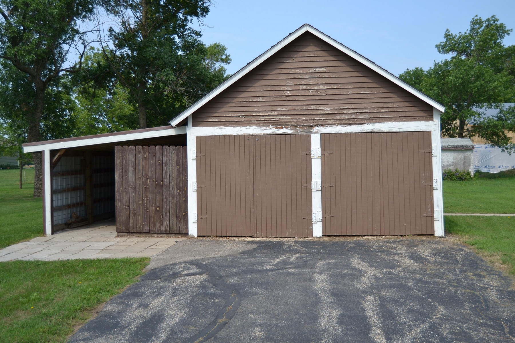 301 Hooker Avenue, White, SD 57276