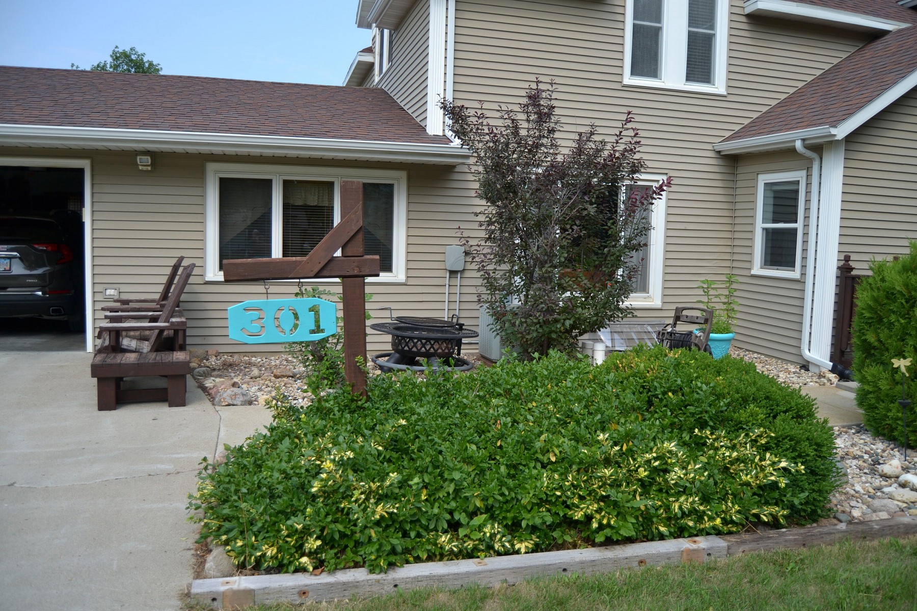 301 Hooker Avenue, White, SD 57276