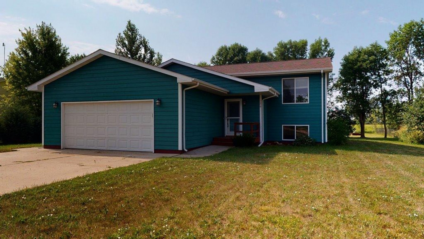 126 Twin Oaks Lane, Brookings, SD 57006