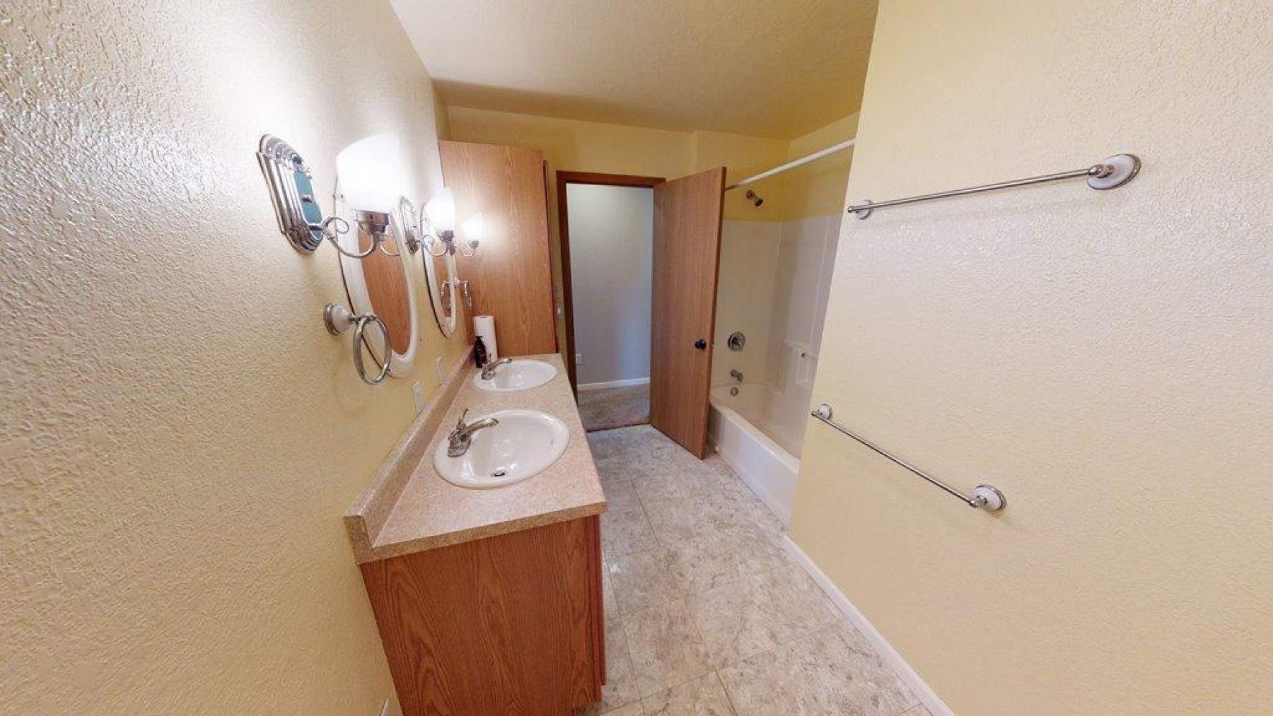 126 Twin Oaks Lane, Brookings, SD 57006