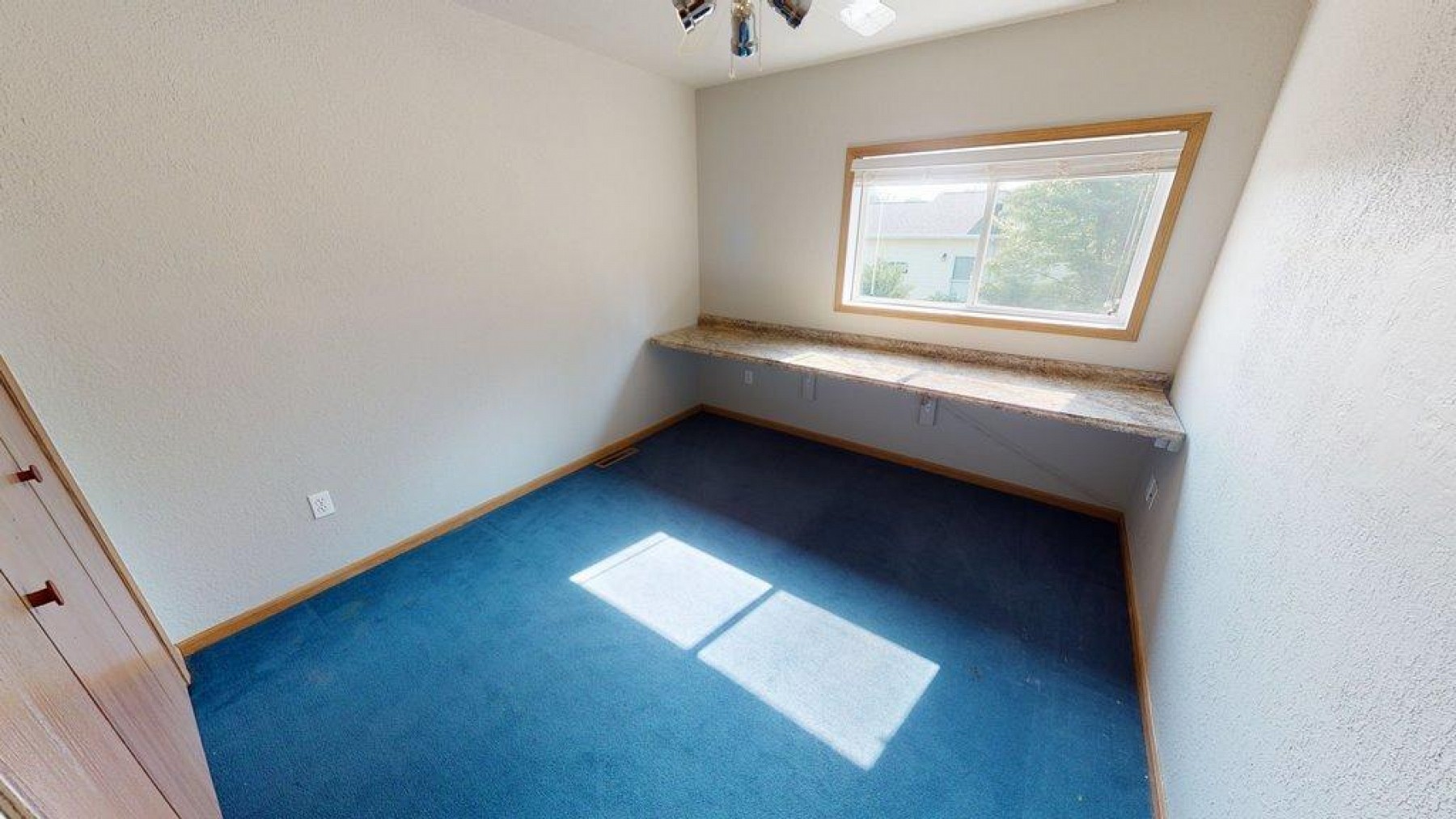 126 Twin Oaks Lane, Brookings, SD 57006