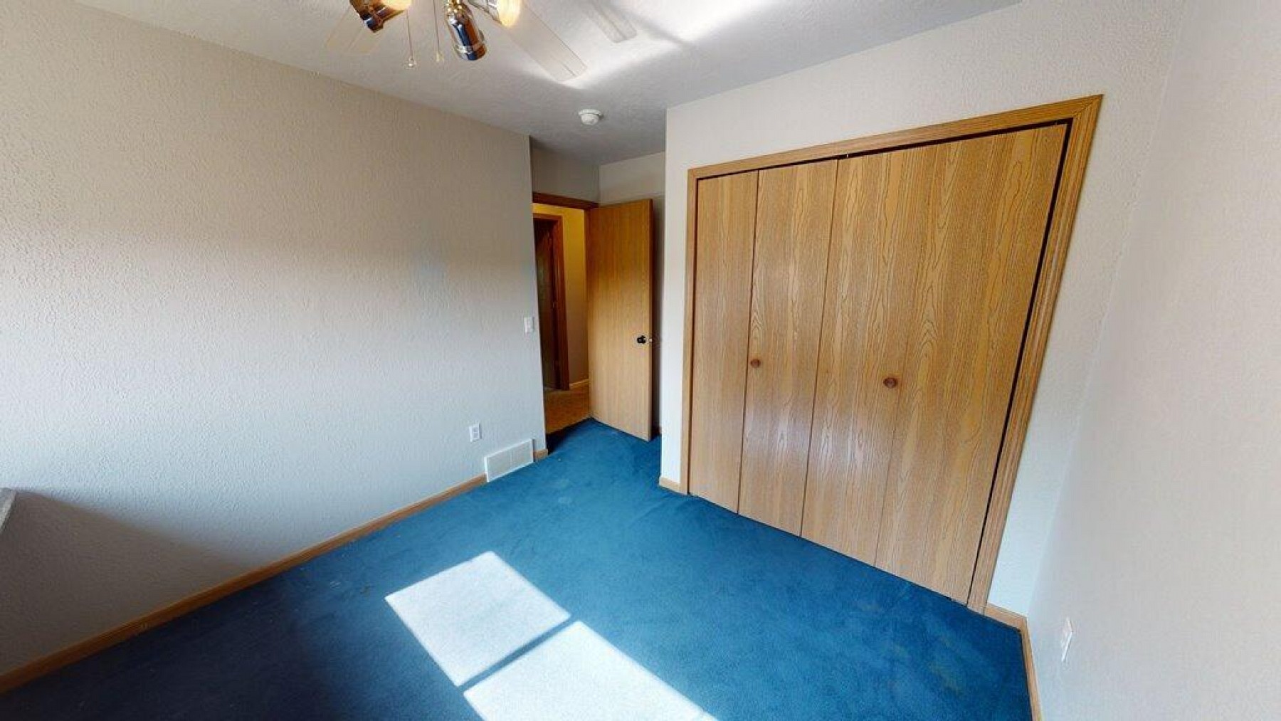 126 Twin Oaks Lane, Brookings, SD 57006