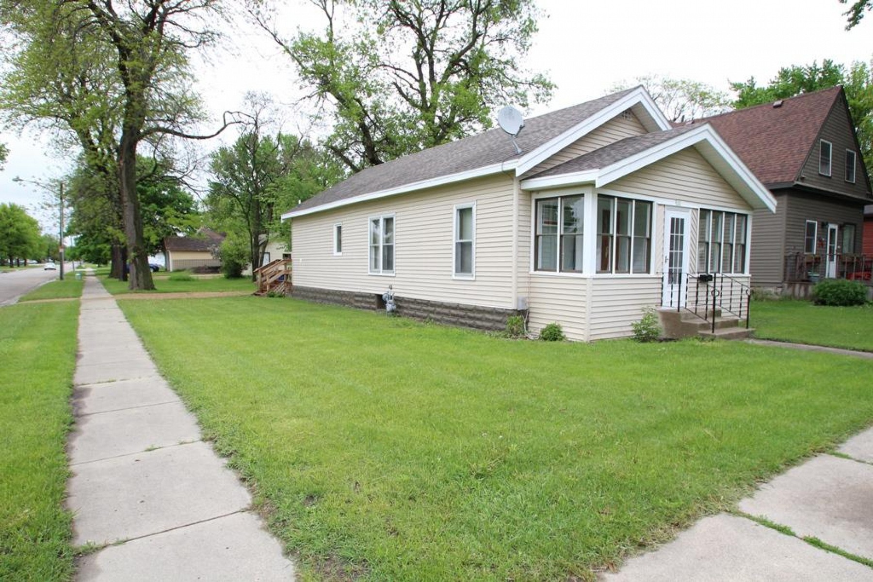 101 4th Street, Brookings, SD 57006