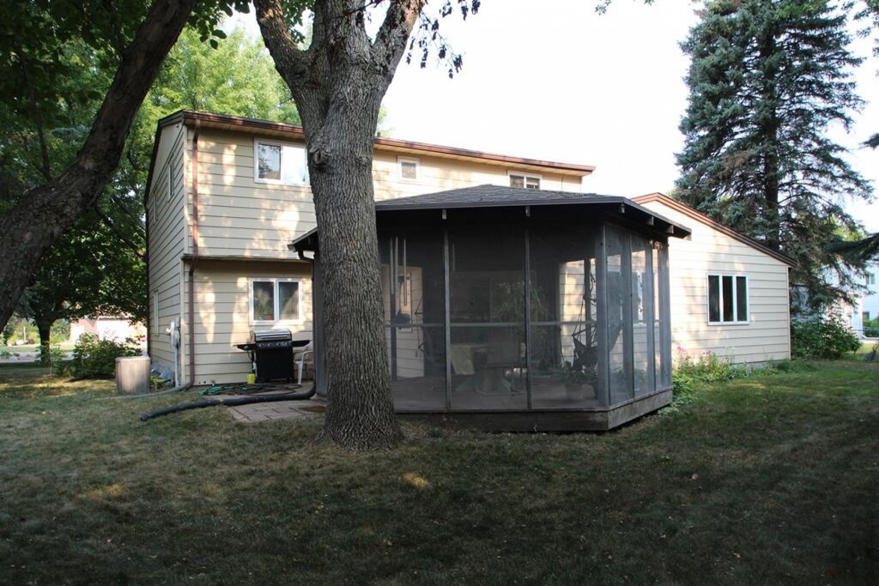 345 Eastern Avenue S, Brookings, SD 57006